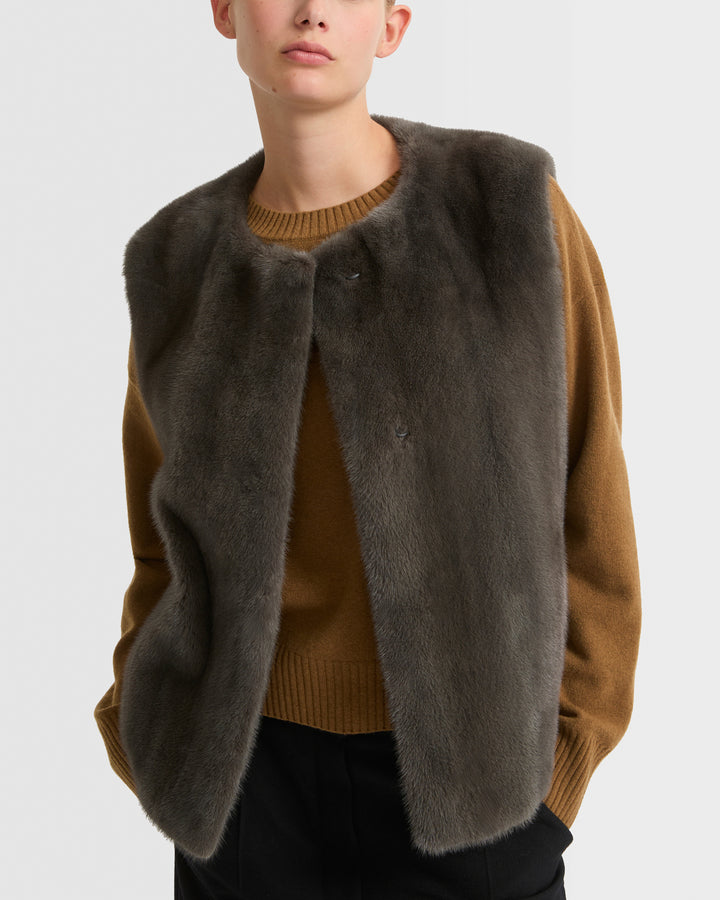Long-haired mink fur gilet