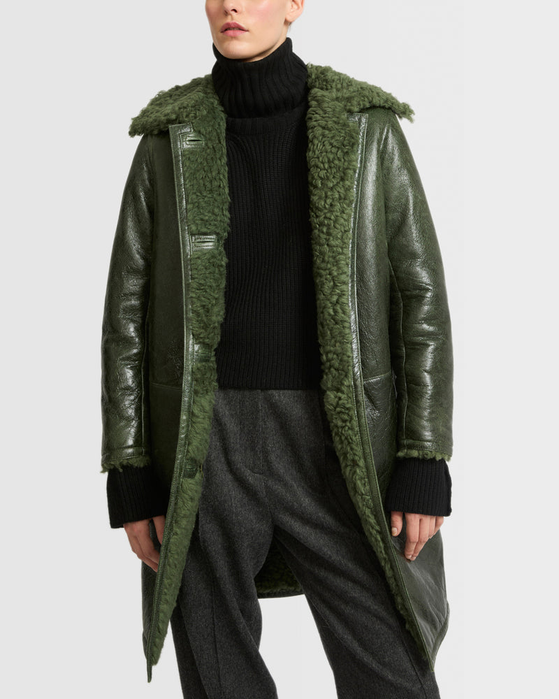 Patent merino straight coat with flat collar