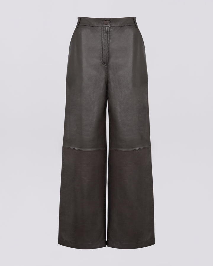 Straight trousers in lamb leather