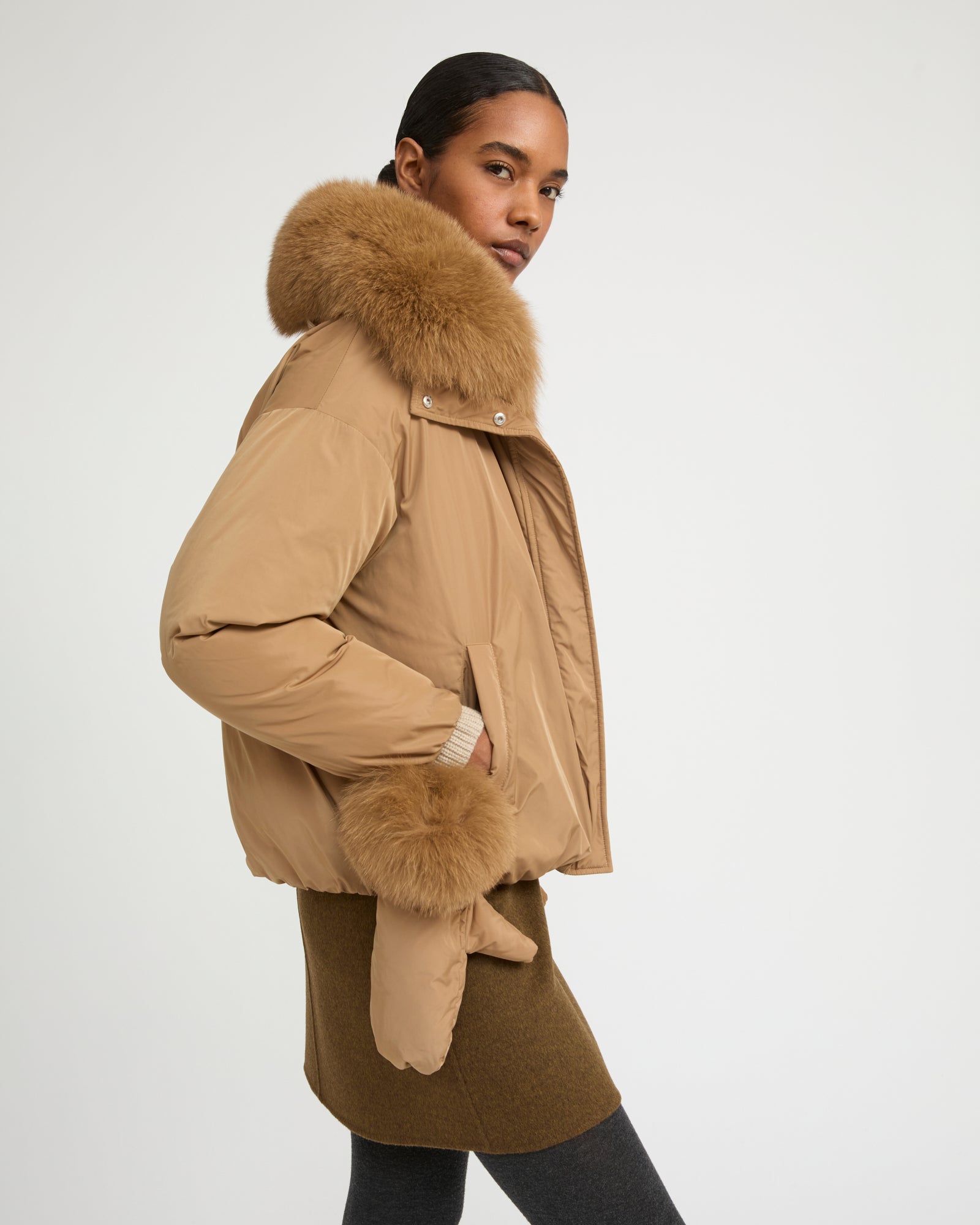 【IONSEOUL】Fury Suede Jacket 4FM106 Short technical fabric down jacket with detachable fox fur