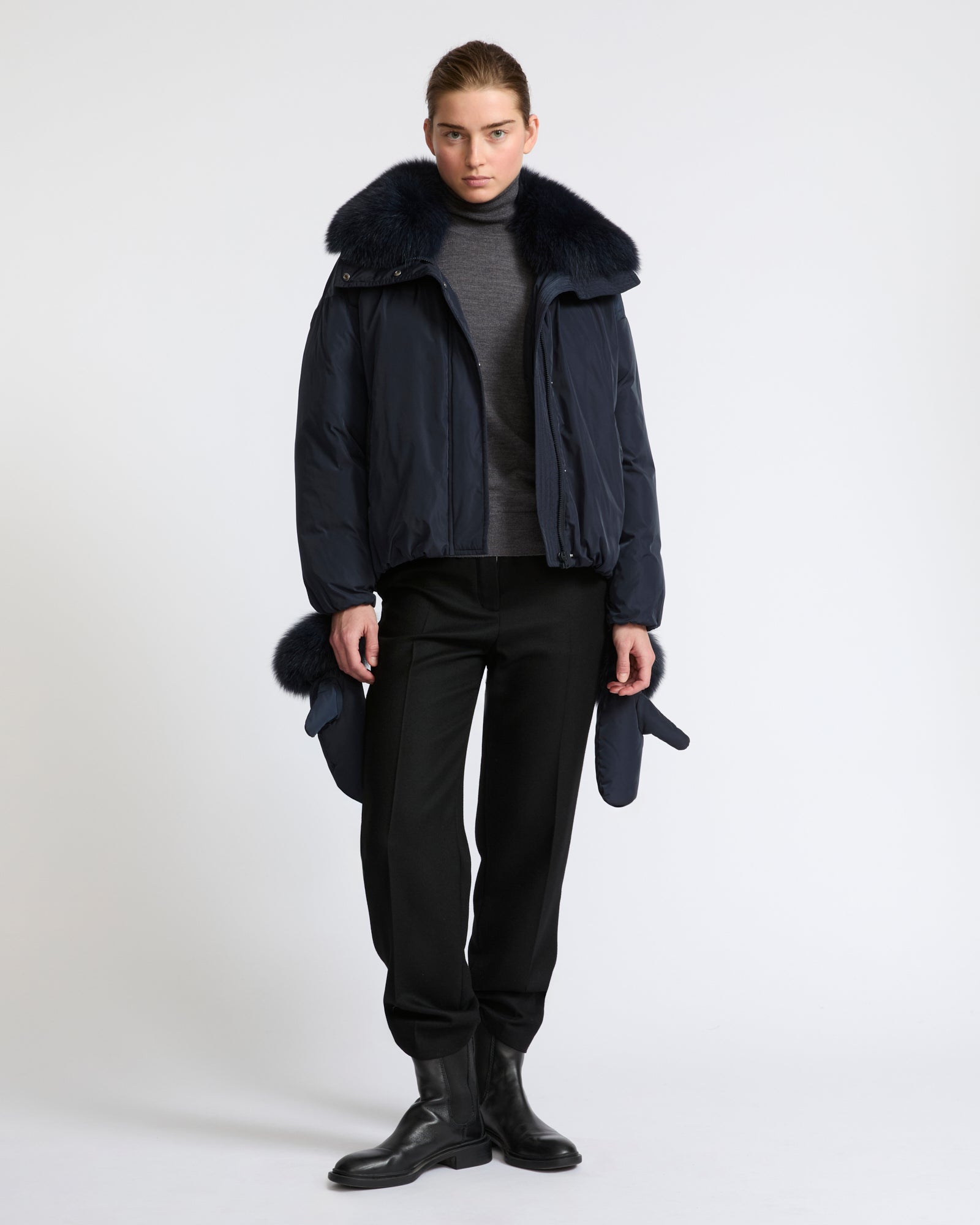 Short technical fabric down jacket with detachable fox fur collar - Yves Salomon - New Fall Winter Collection