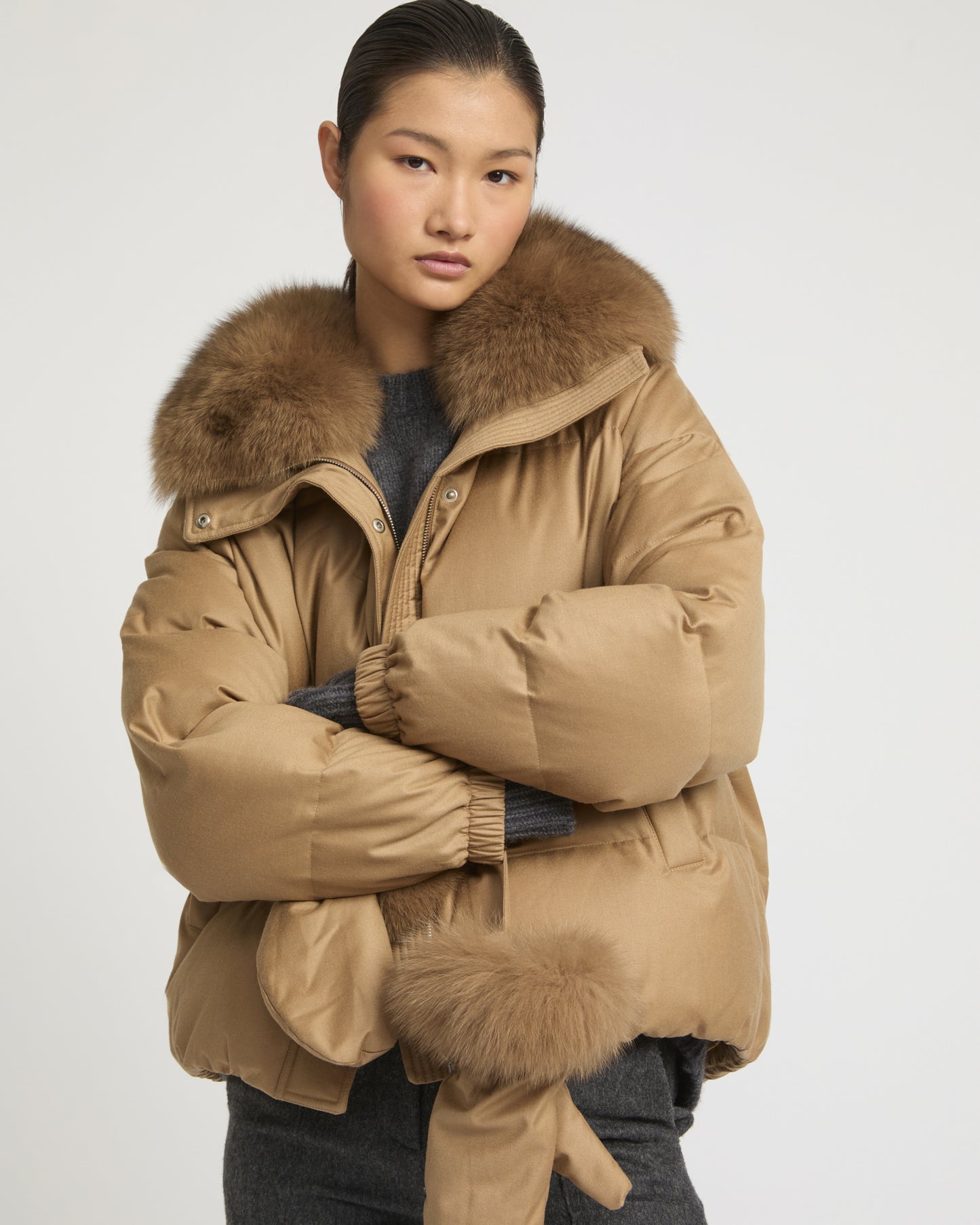 Short Loro Piana fabric down jacket with detachable fox fur collar and mittens -Yves Salomon