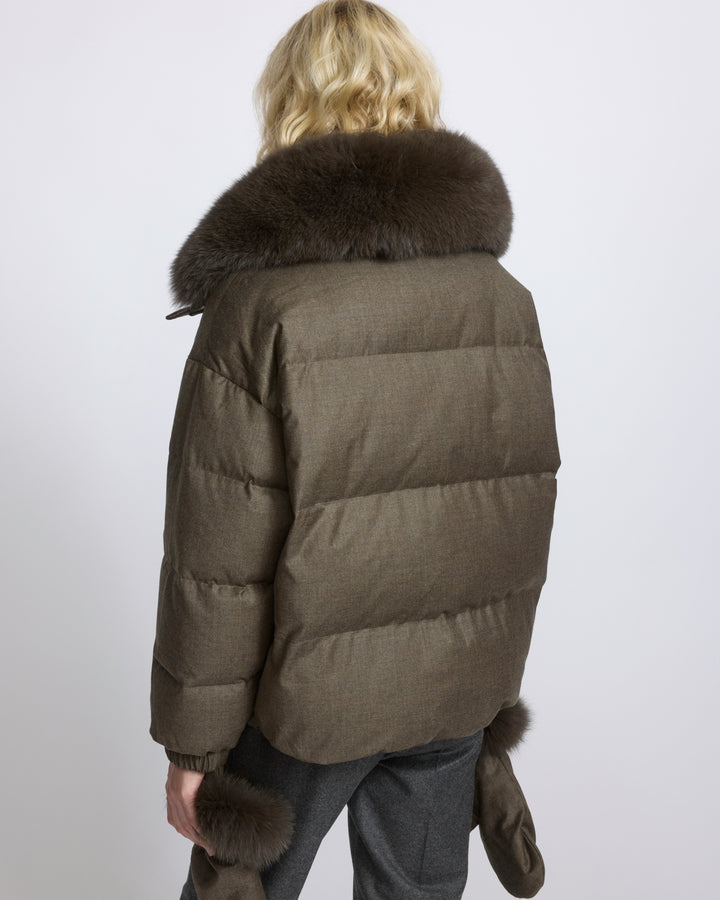 Short down jacket in Loro Piana fabric with detachable fox fur collar and mittens - Yves Salomon - New Fall/Winter Collection