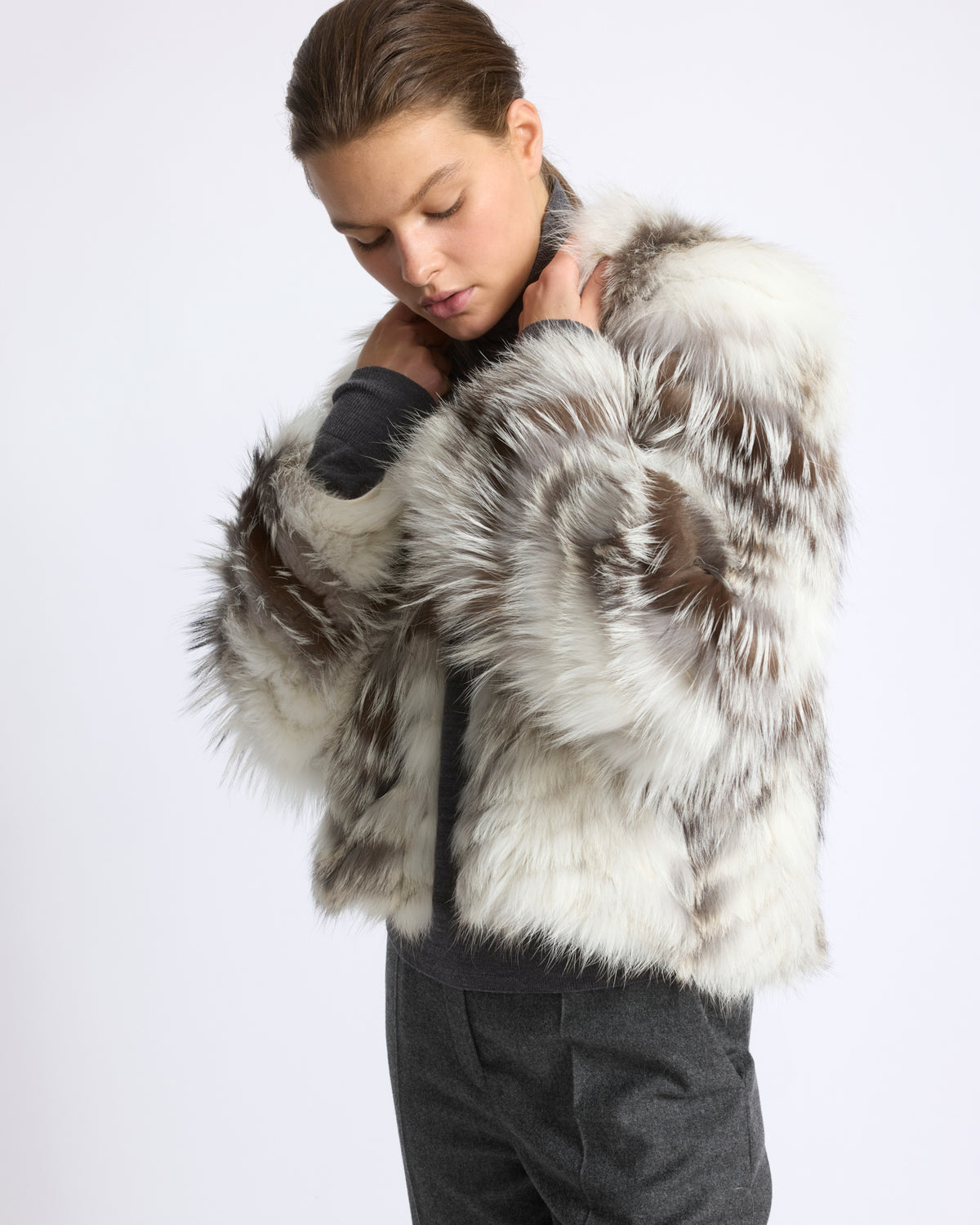 Belted cardigan in merino knit and fox fur - Yves Salomon - New Fall/Winter Collection
