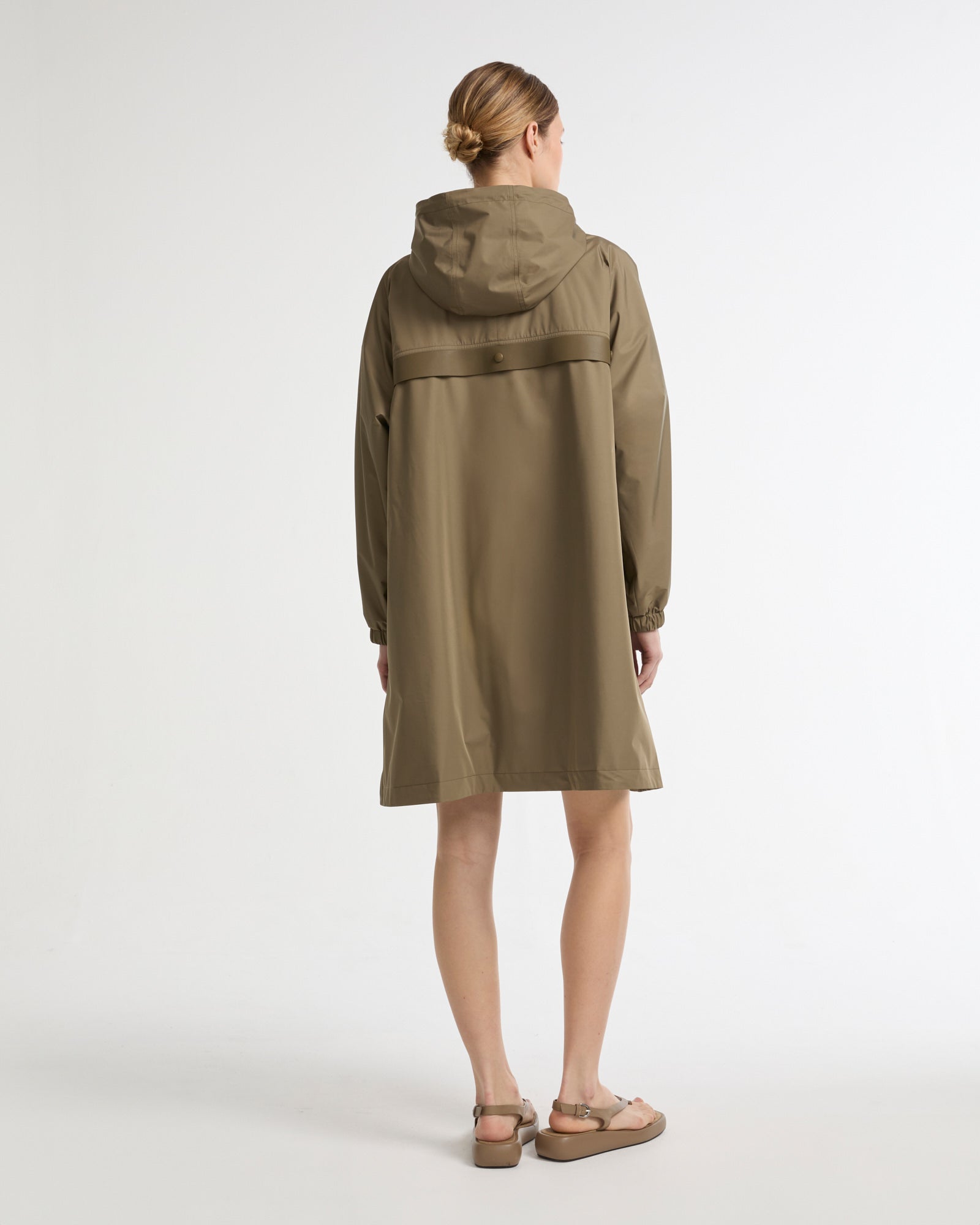 Hooded coat in waterproof technical fabric -Yves Salomon - New spring summer collection