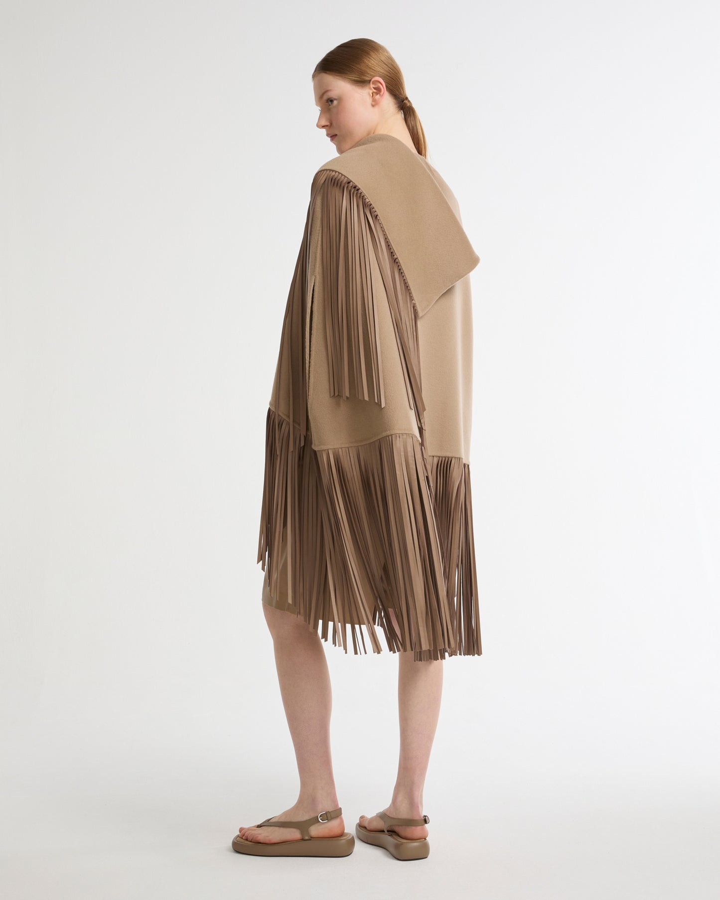 Short asymmetrical cape in cashmere-blend with fringes -Yves Salomon - New spring summer collection