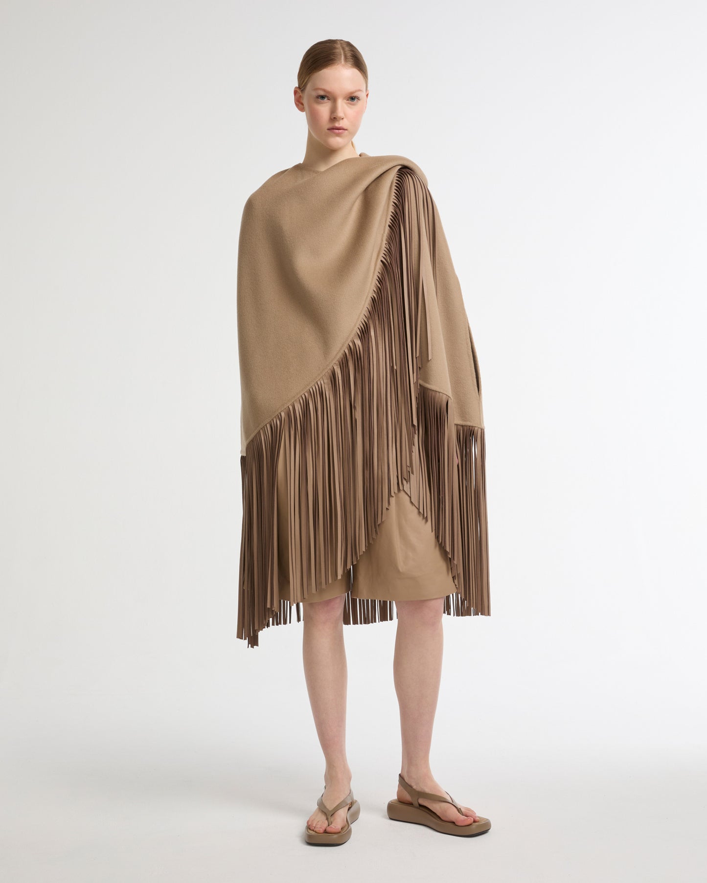 Short asymmetrical cape in cashmere-blend with fringes -Yves Salomon - New spring summer collection