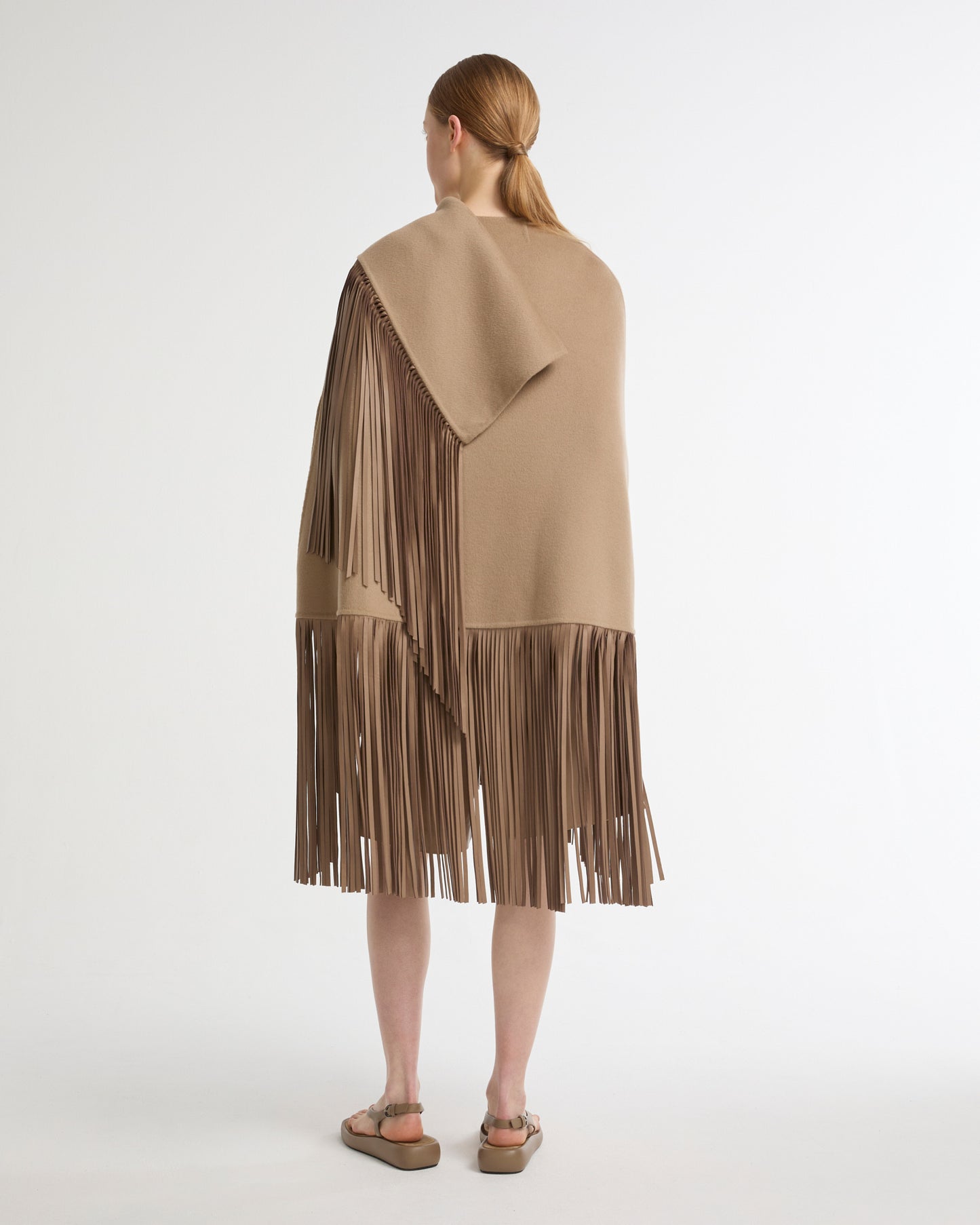 Short asymmetrical cape in cashmere-blend with fringes -Yves Salomon - New spring summer collection