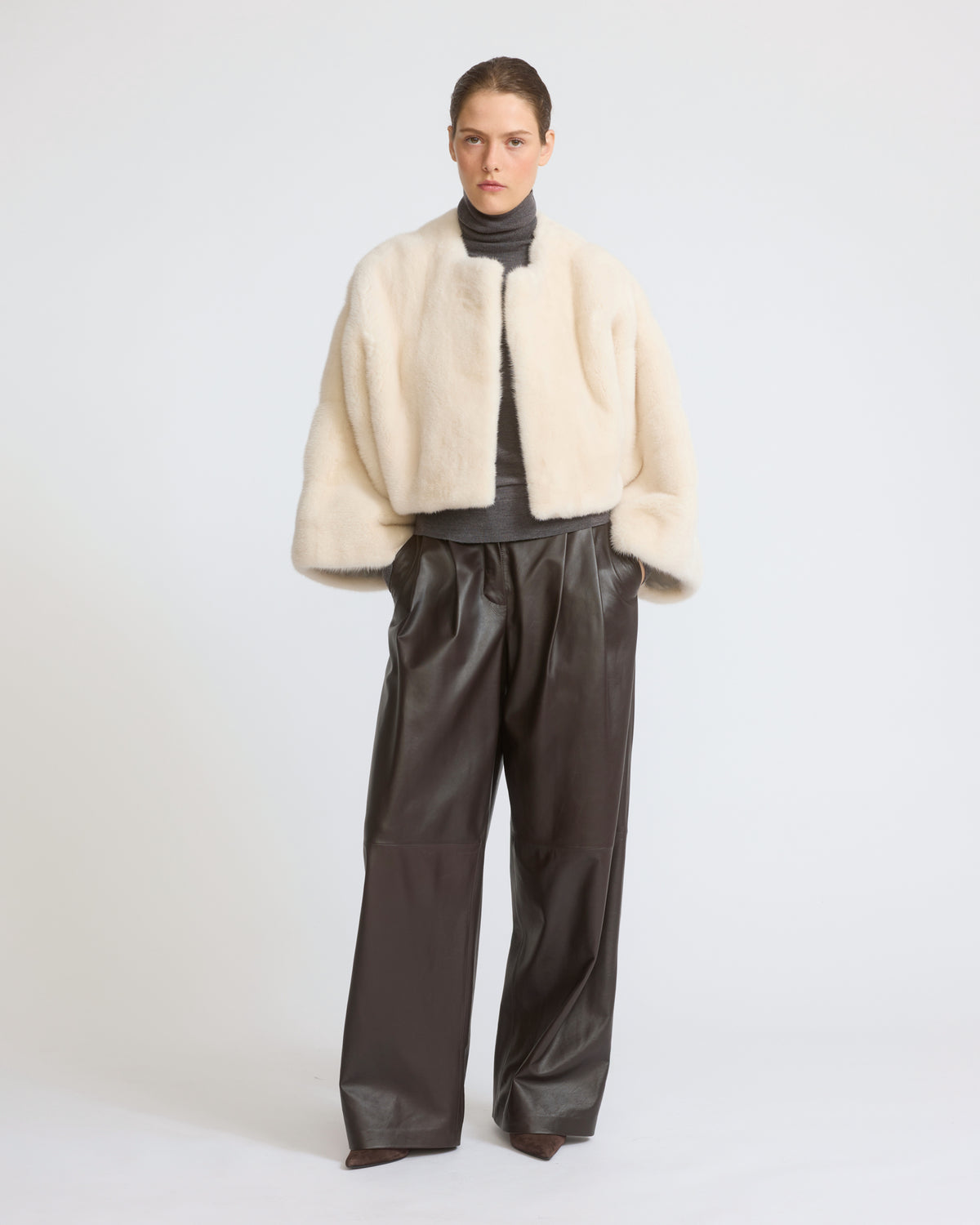 Short cape in long-haired mink fur - Yves Salomon - New Fall/Winter Collection