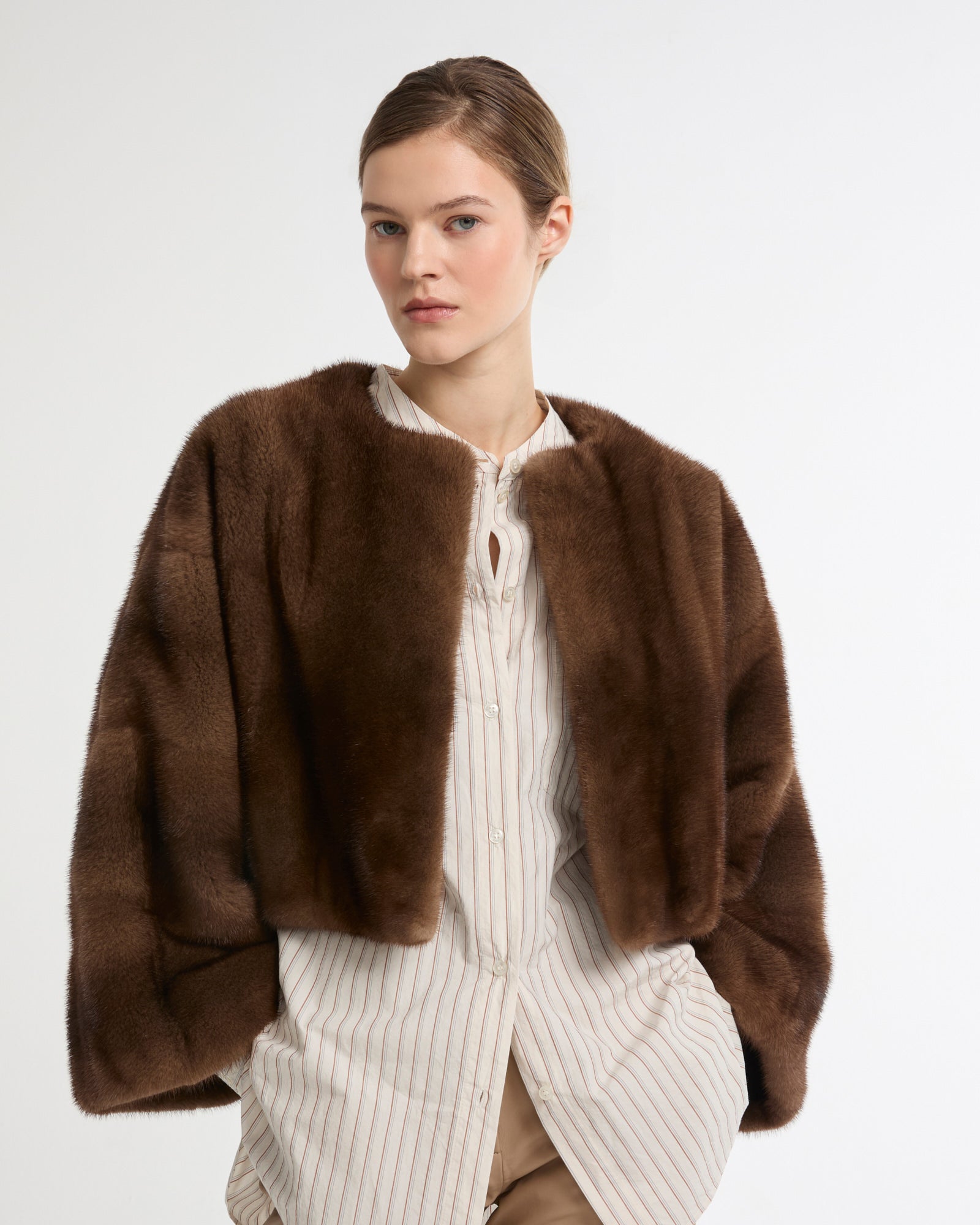 Short cape in long-haired mink fur -Yves Salomon - New spring summer collection