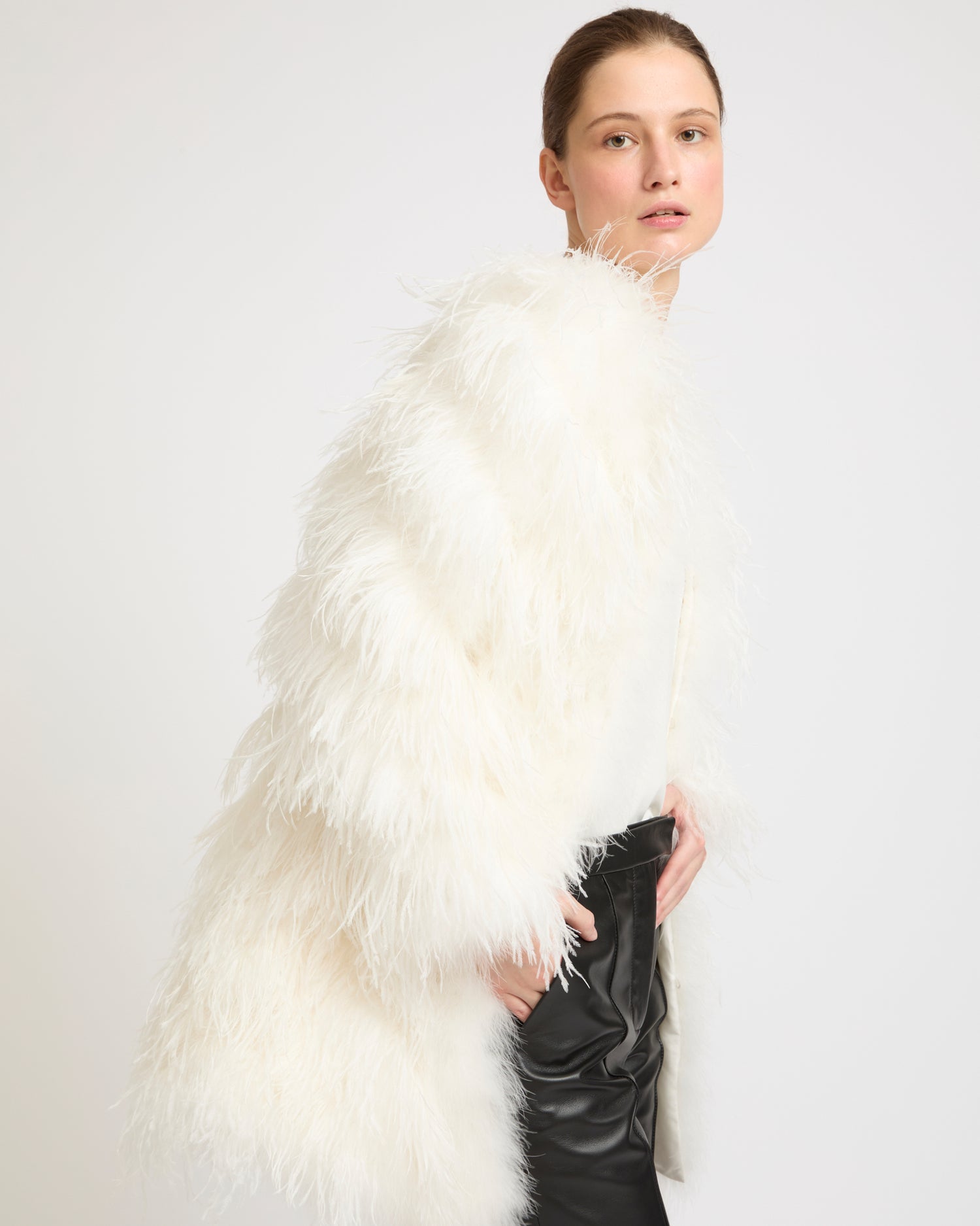 Feather coat -Yves Salomon - New spring summer collection