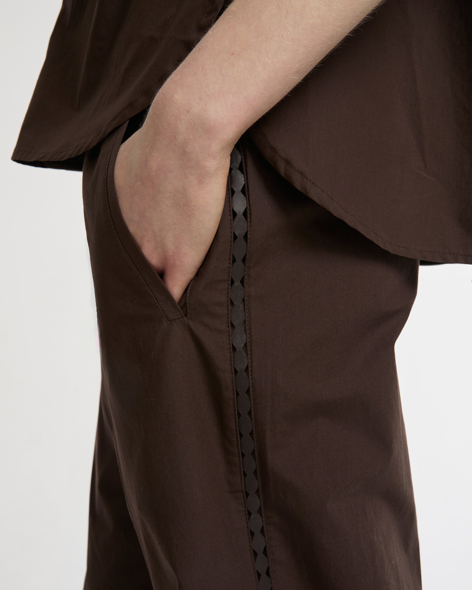 Loose fit poplin trousers with leather details -Yves Salomon - New spring summer collection