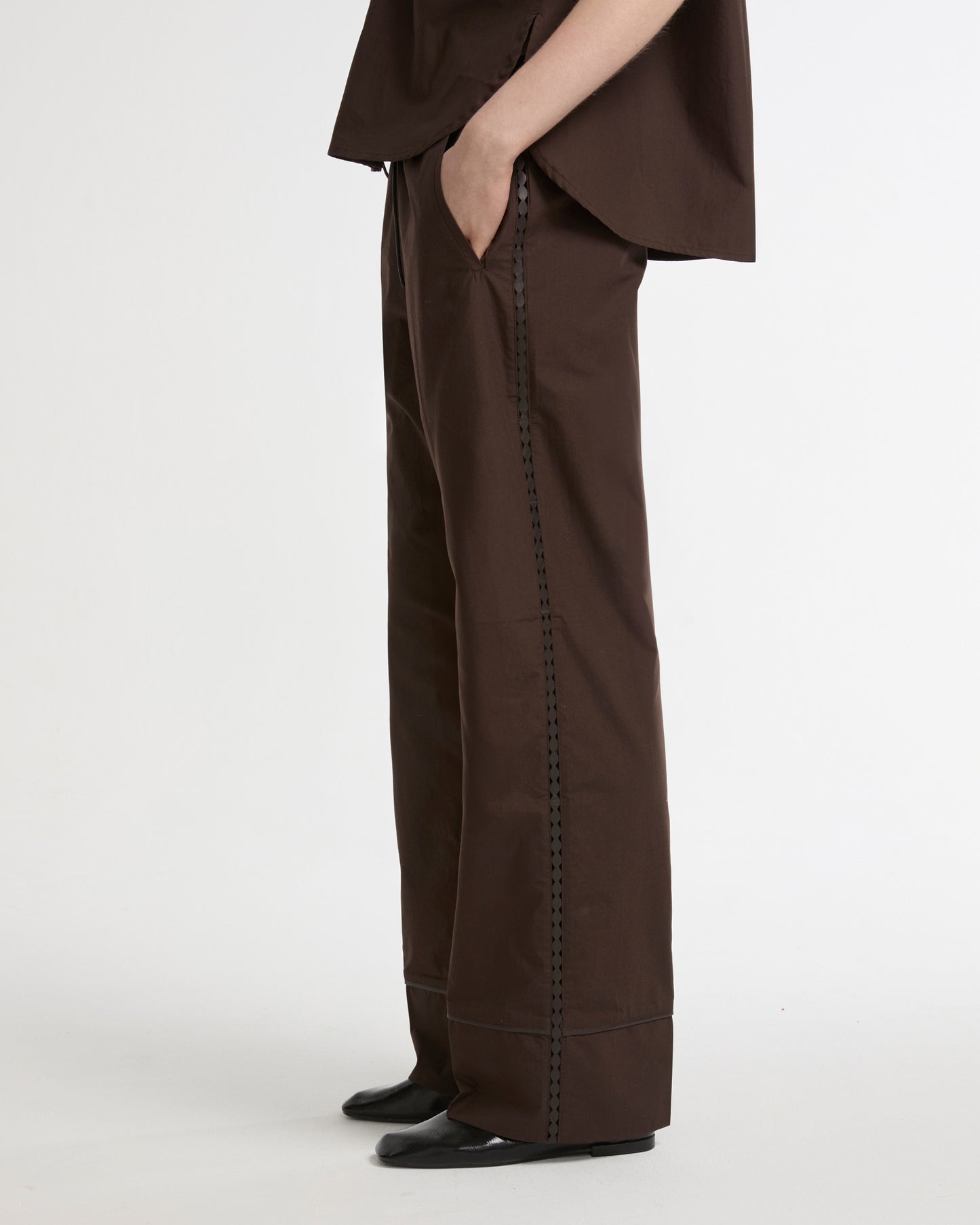 Loose fit poplin trousers with leather details -Yves Salomon - New spring summer collection