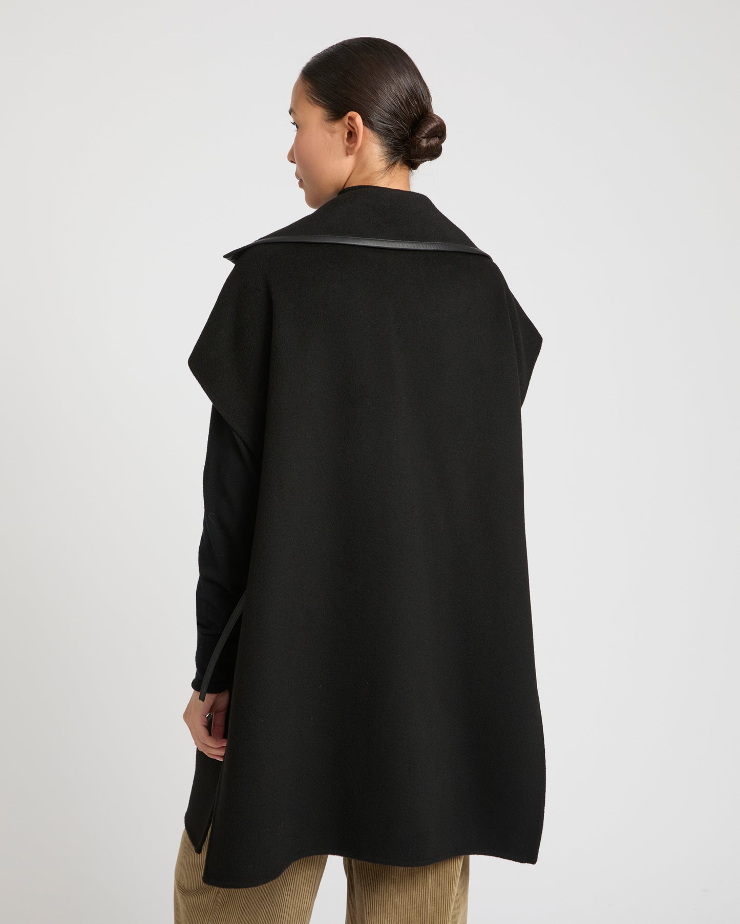 Double-sided cashmere wool and leather bib -Yves Salomon