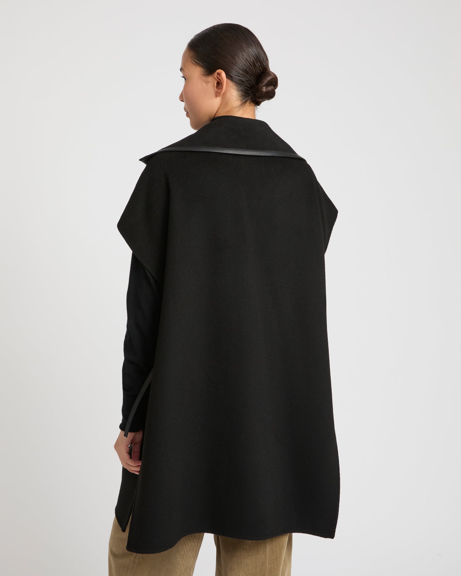 Double-sided cashmere wool and leather bib -Yves Salomon