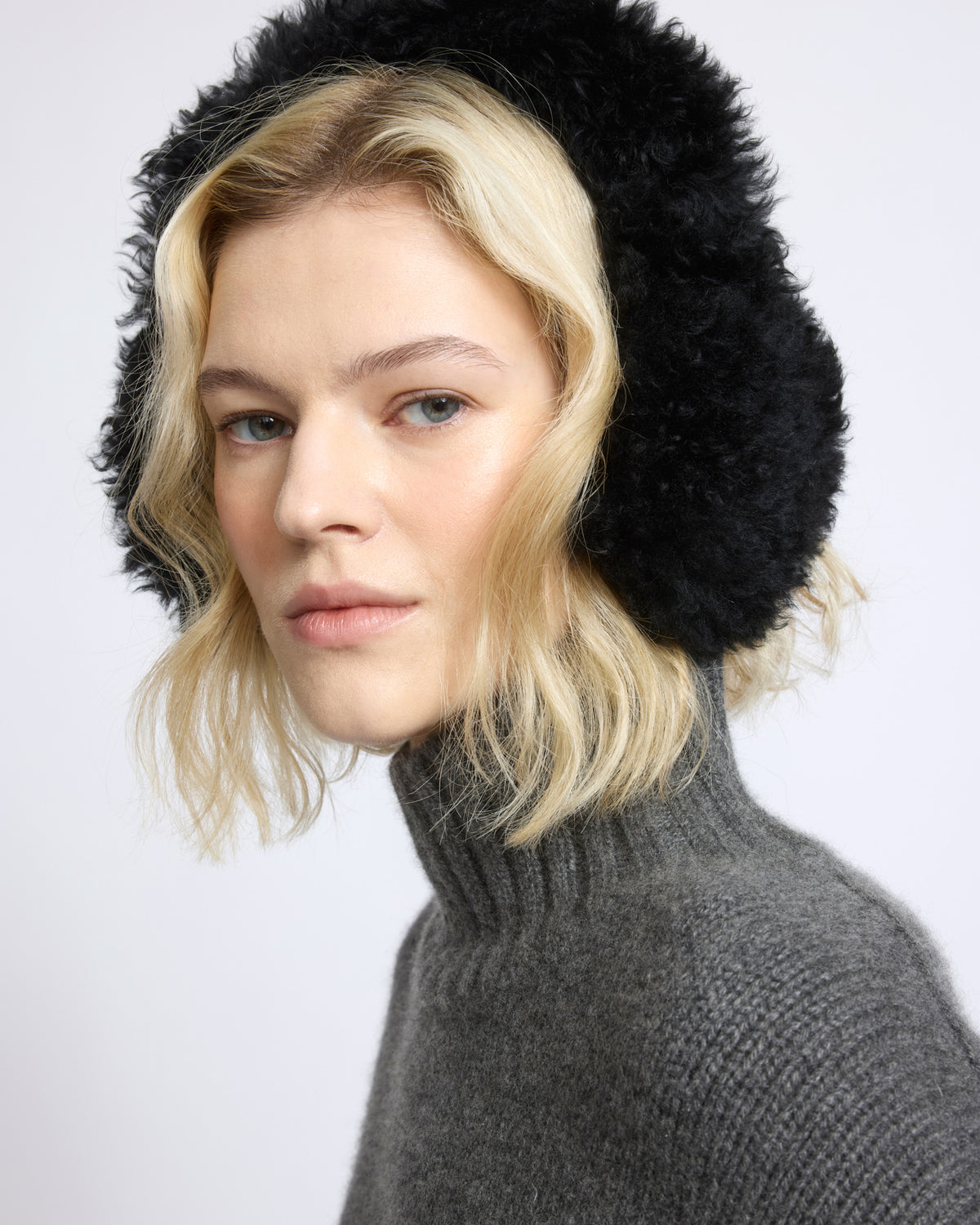 Cashmere lambskin shearling earmuffs - Yves Salomon - New Fall/Winter Collection