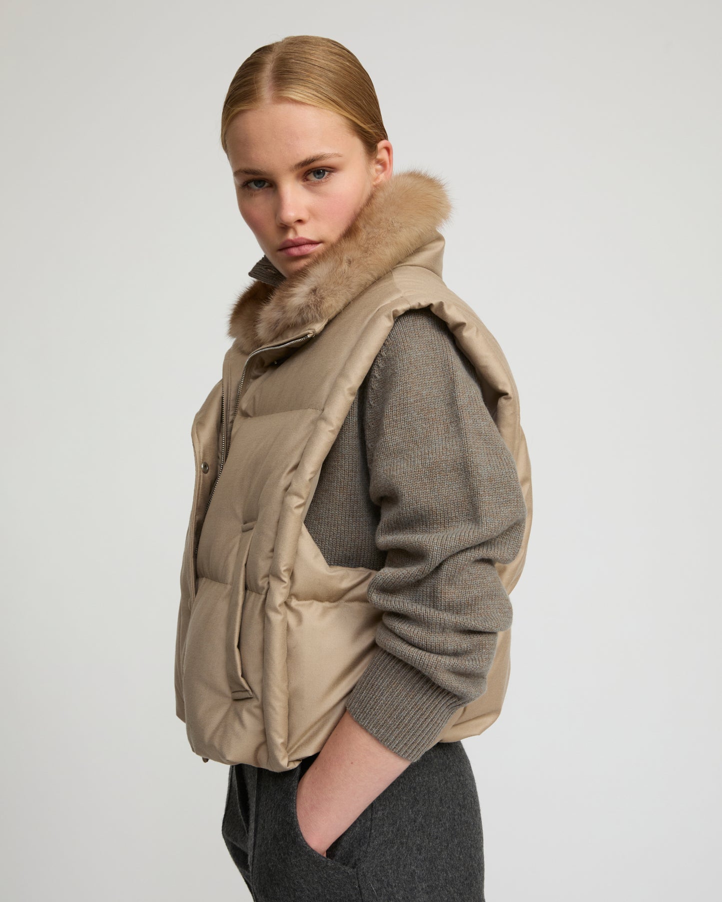 Flannel gilet with sable fur collar