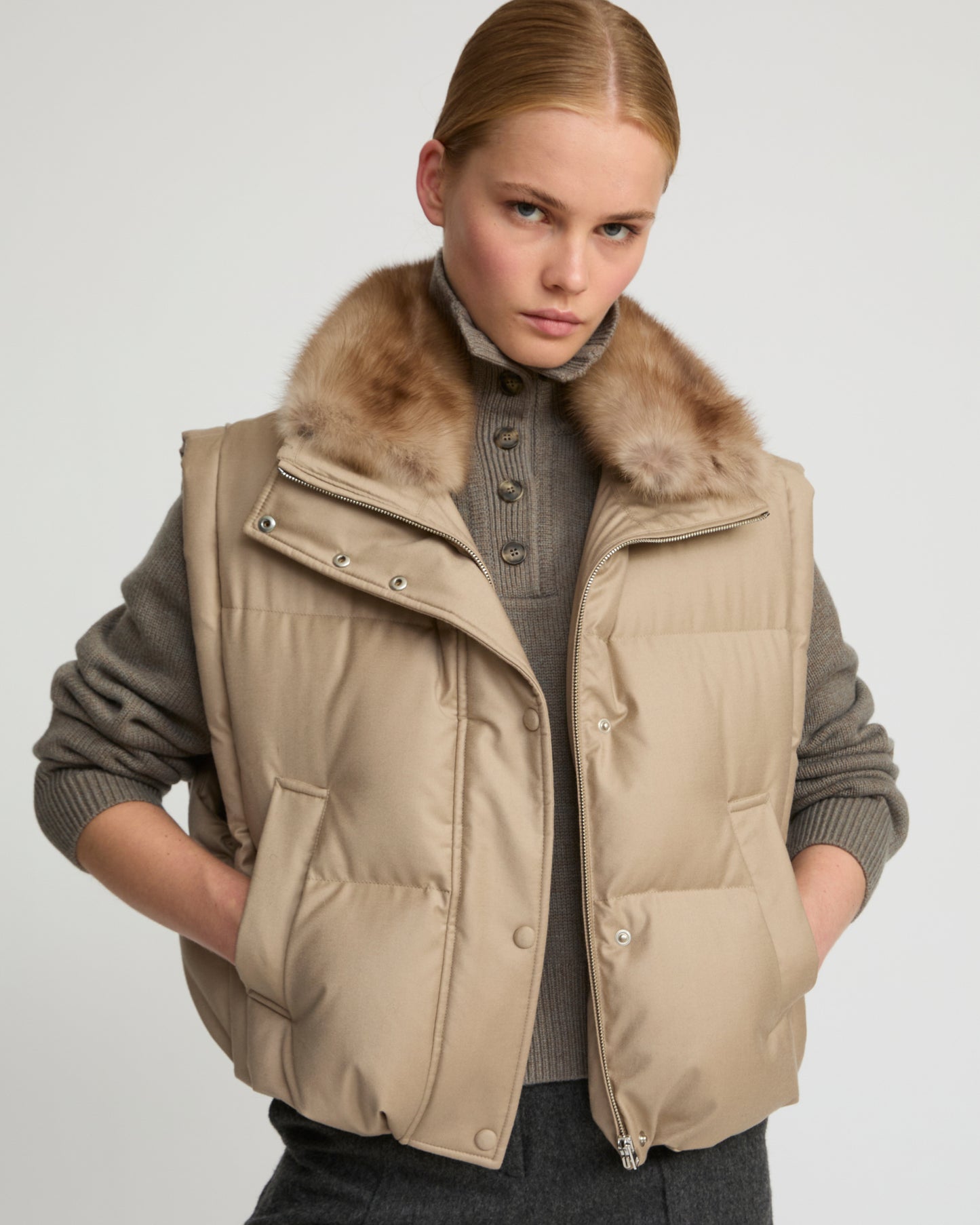 Flannel gilet with sable fur collar