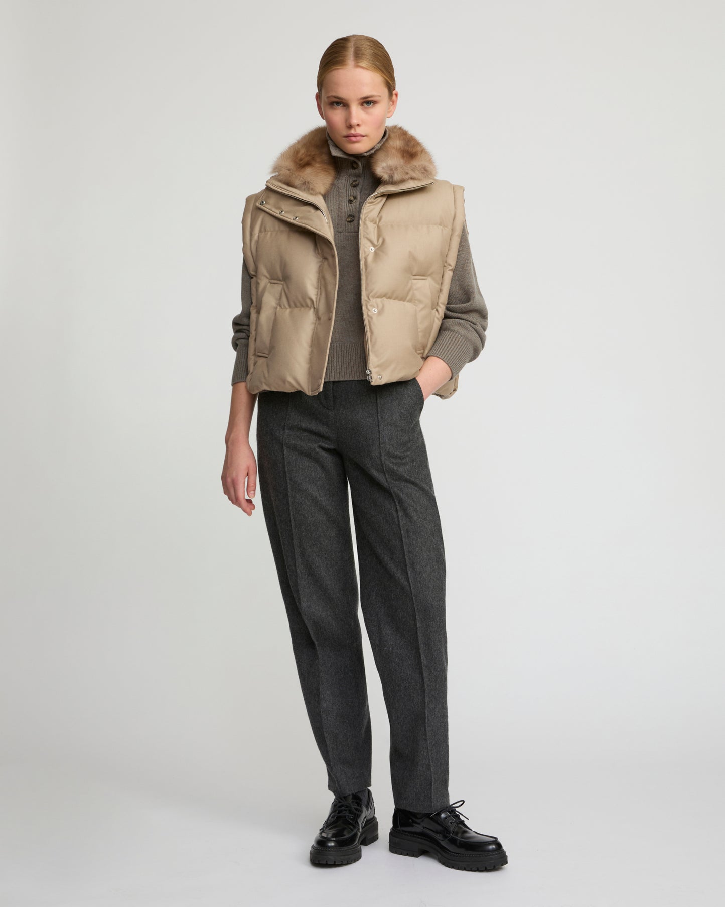 Flannel gilet with sable fur collar