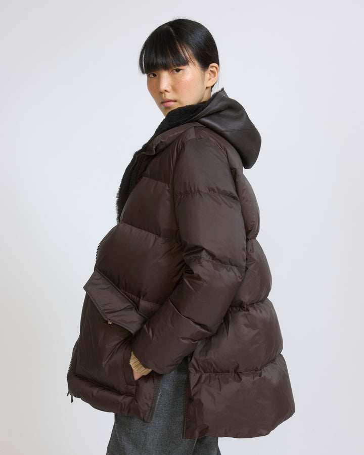 A-line down jacket in waterproof technical fabric with lambskin shearling bib panel - Yves Salomon - New Fall/Winter Collection