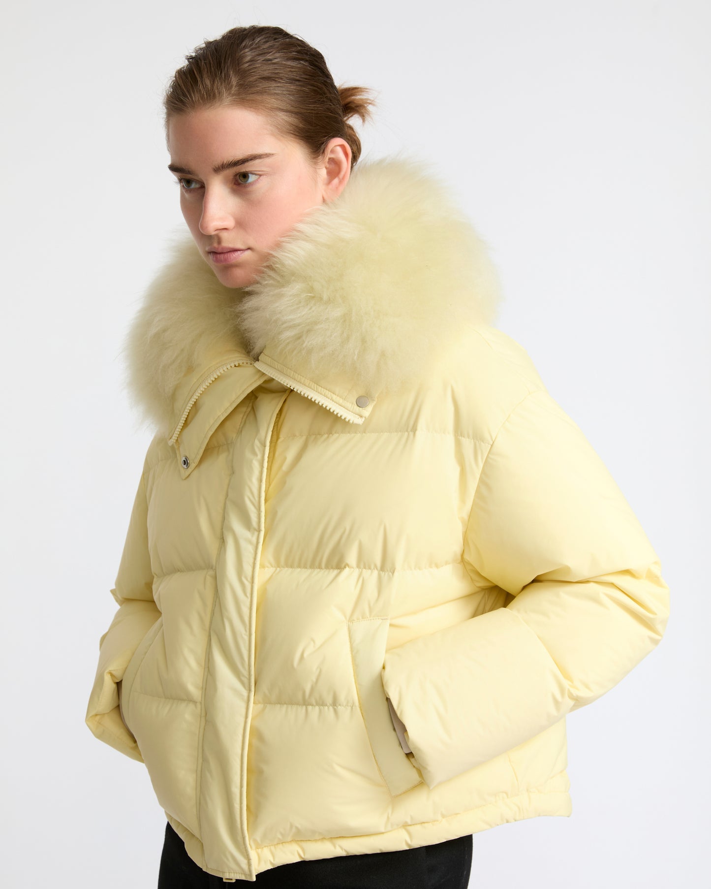 Short down jacket in waterproof technical fabric with airy lambswool trim - Yves Salomon - New Fall Winter Collection