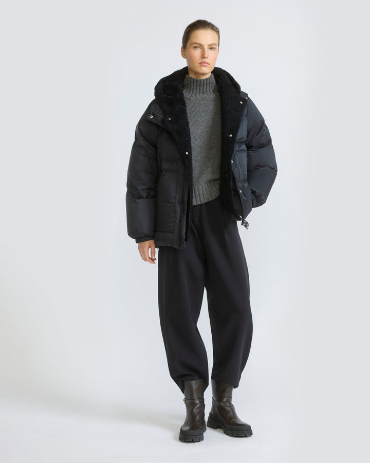 Short down jacket in waterproof technical fabric with lambskin shearling bib panel - Yves Salomon - New Fall/Winter Collection