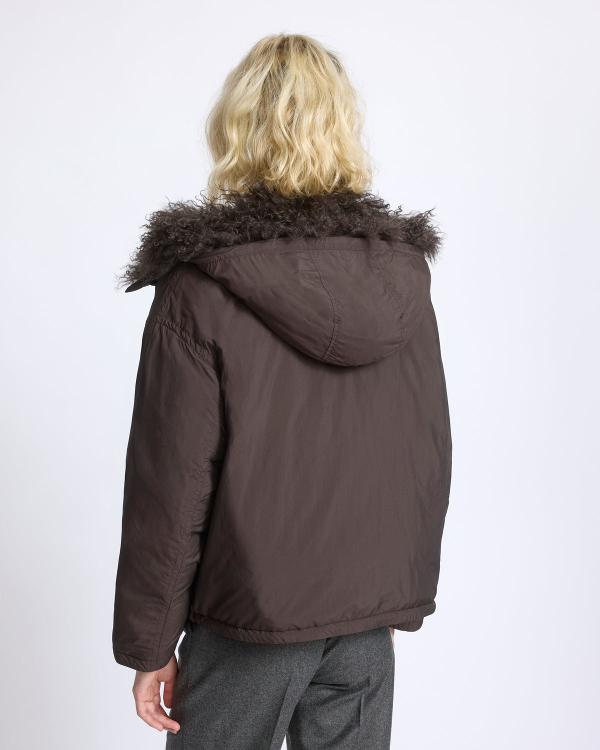 Short ultra-light down jacket with curly lambskin trim - Yves Salomon - New Fall/Winter Collection