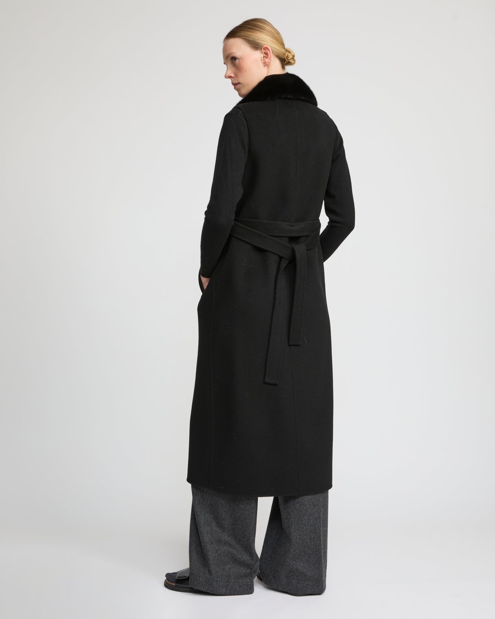 Long cashmere-blend gilet with detachable mink fur collar -Yves Salomon