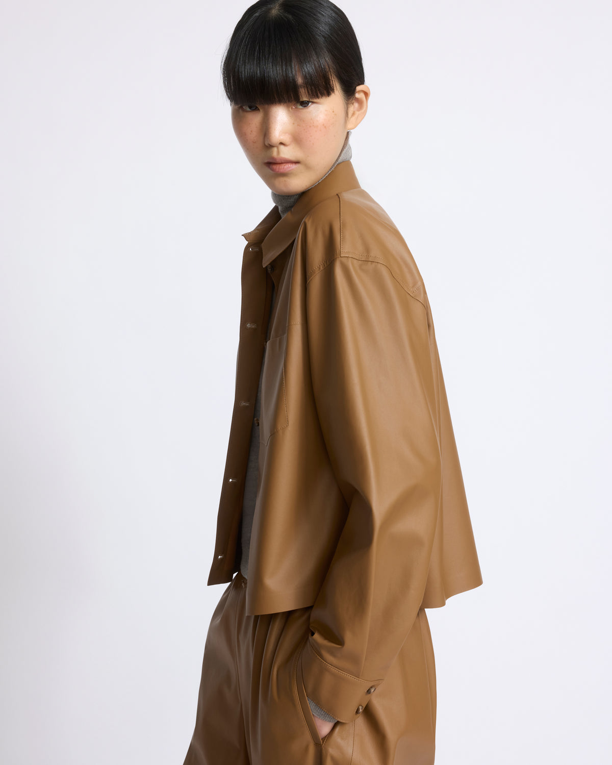 Cropped shirt in fine lamb leather - Yves Salomon - New Fall/Winter Collection