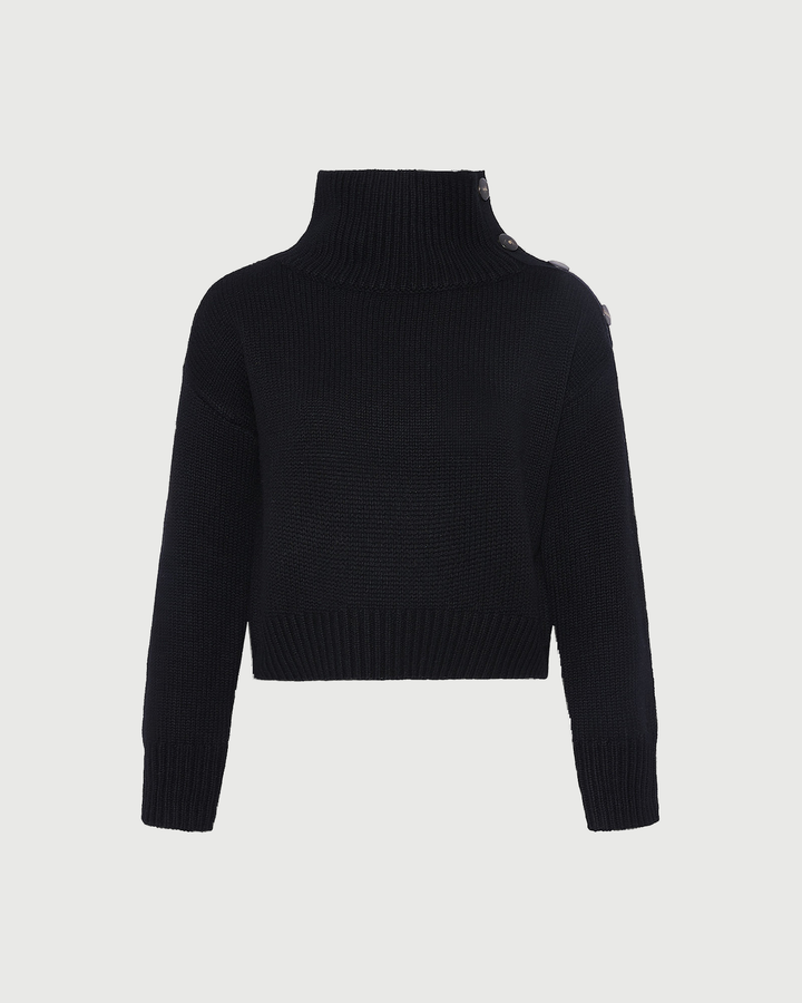 Short oversized knitted sweater