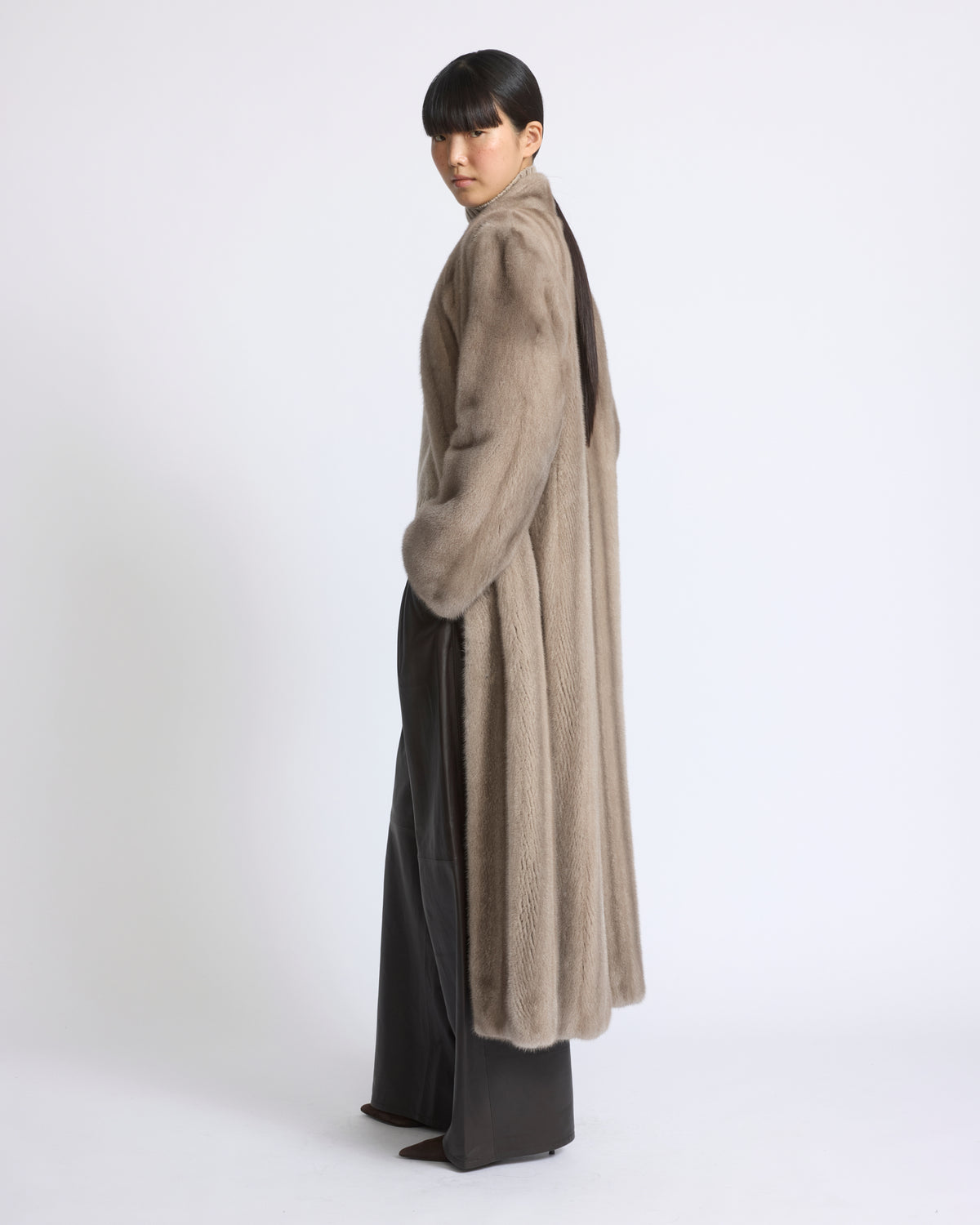 Long mink fur coat with long hair - Yves Salomon - New Fall/Winter Collection