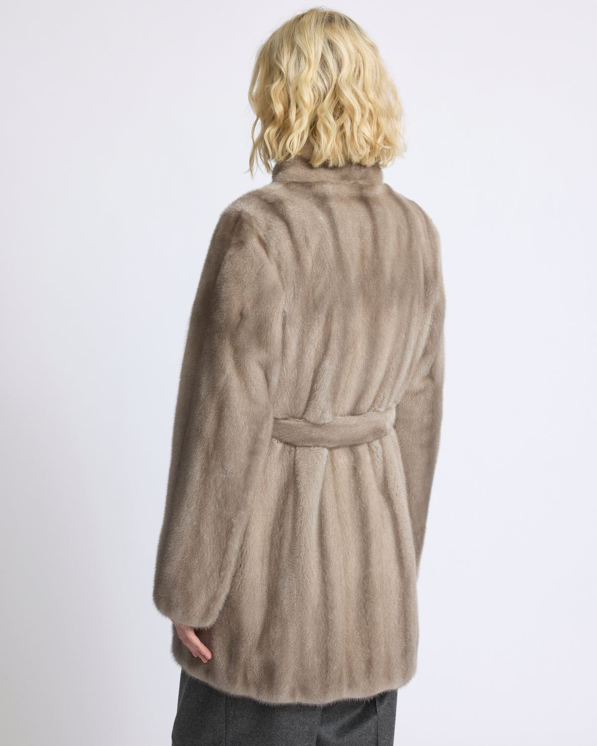Short belted coat in long-haired straightened mink fur - Yves Salomon - New Fall/Winter Collection