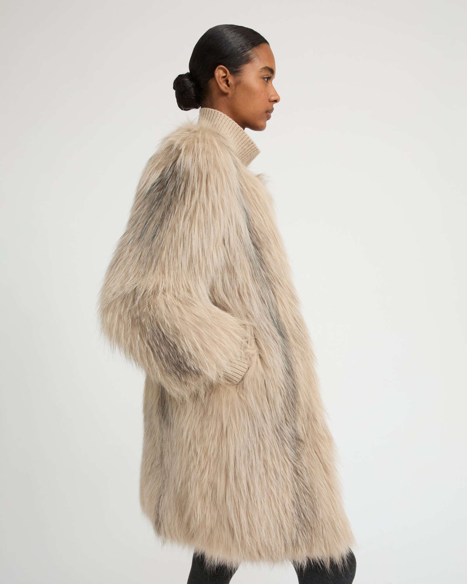 Long jacket in knitted fox fur - beige - Winter sale – Yves Salomon UK