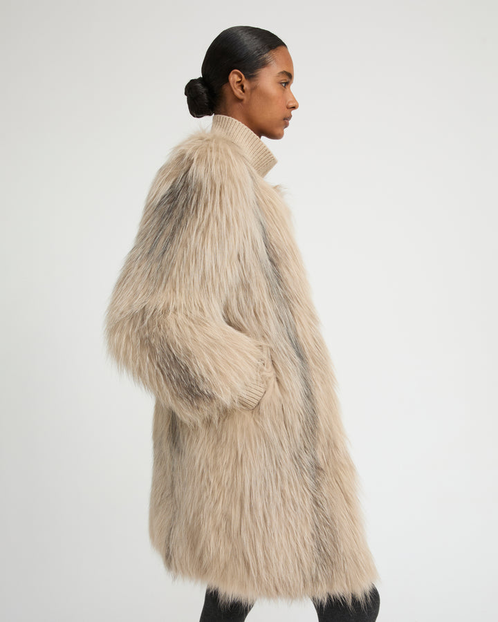 Long jacket in knitted fox fur