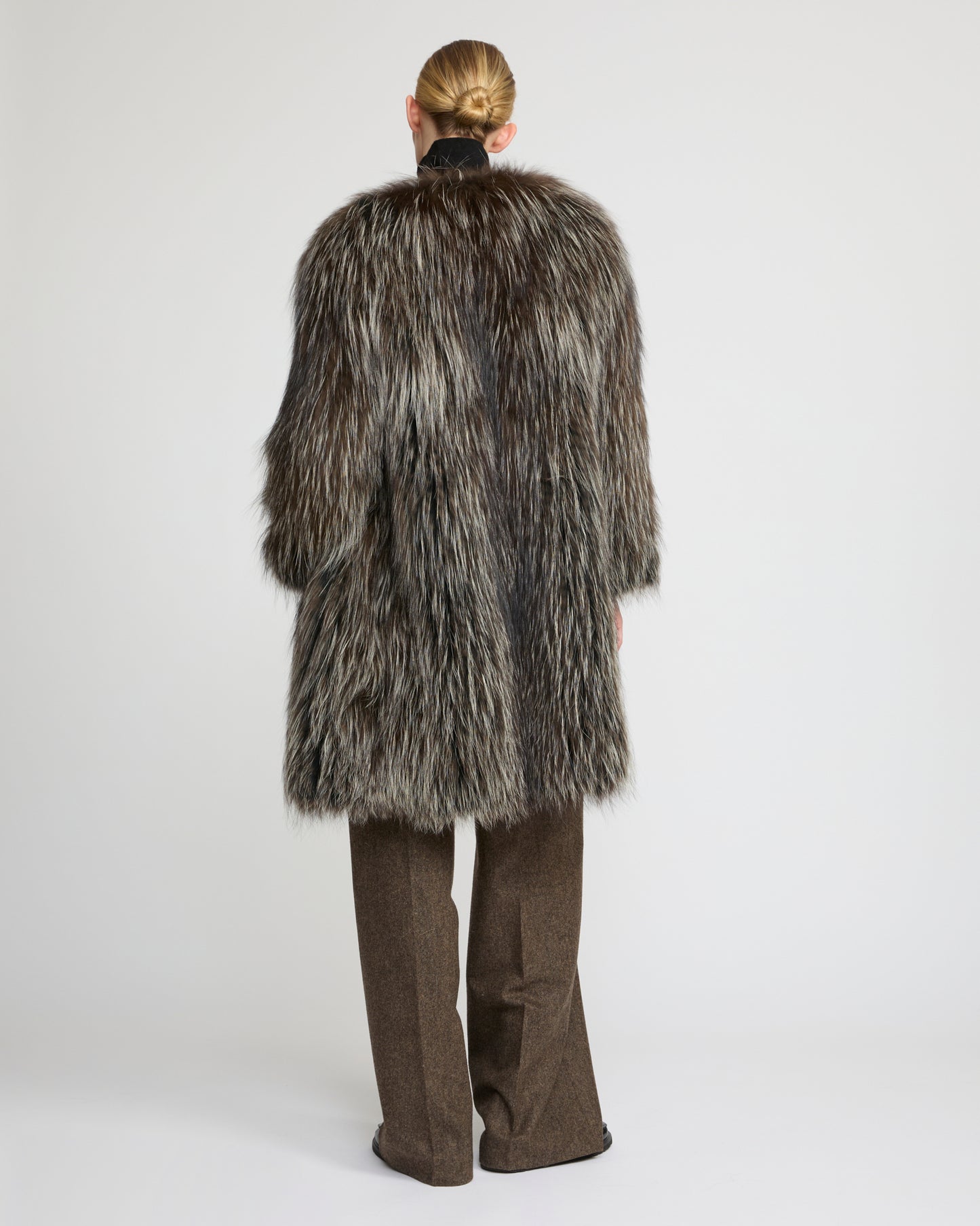 Long jacket in knitted fox fur