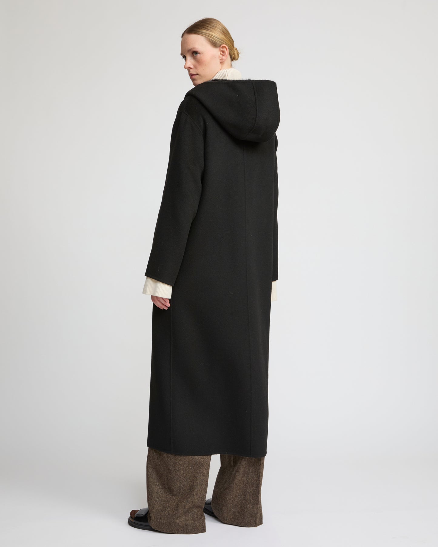 Long coat in cashmere wool with mink fur hood -Yves Salomon
