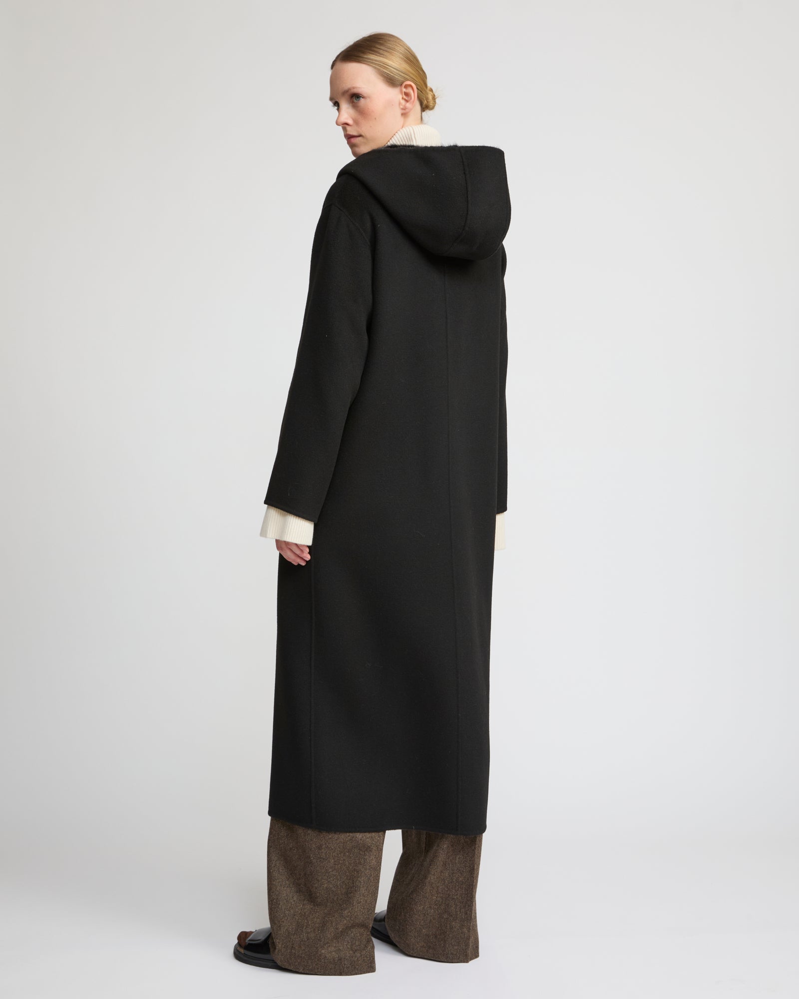 Long coat in cashmere wool with mink fur hood -Yves Salomon