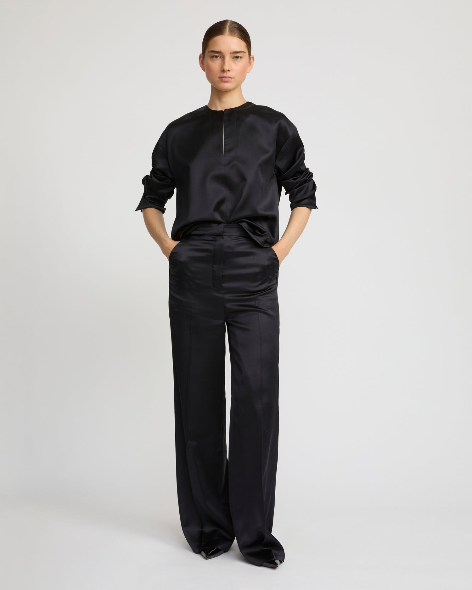 Wide leg trousers in heavy wool satin -Yves Salomon