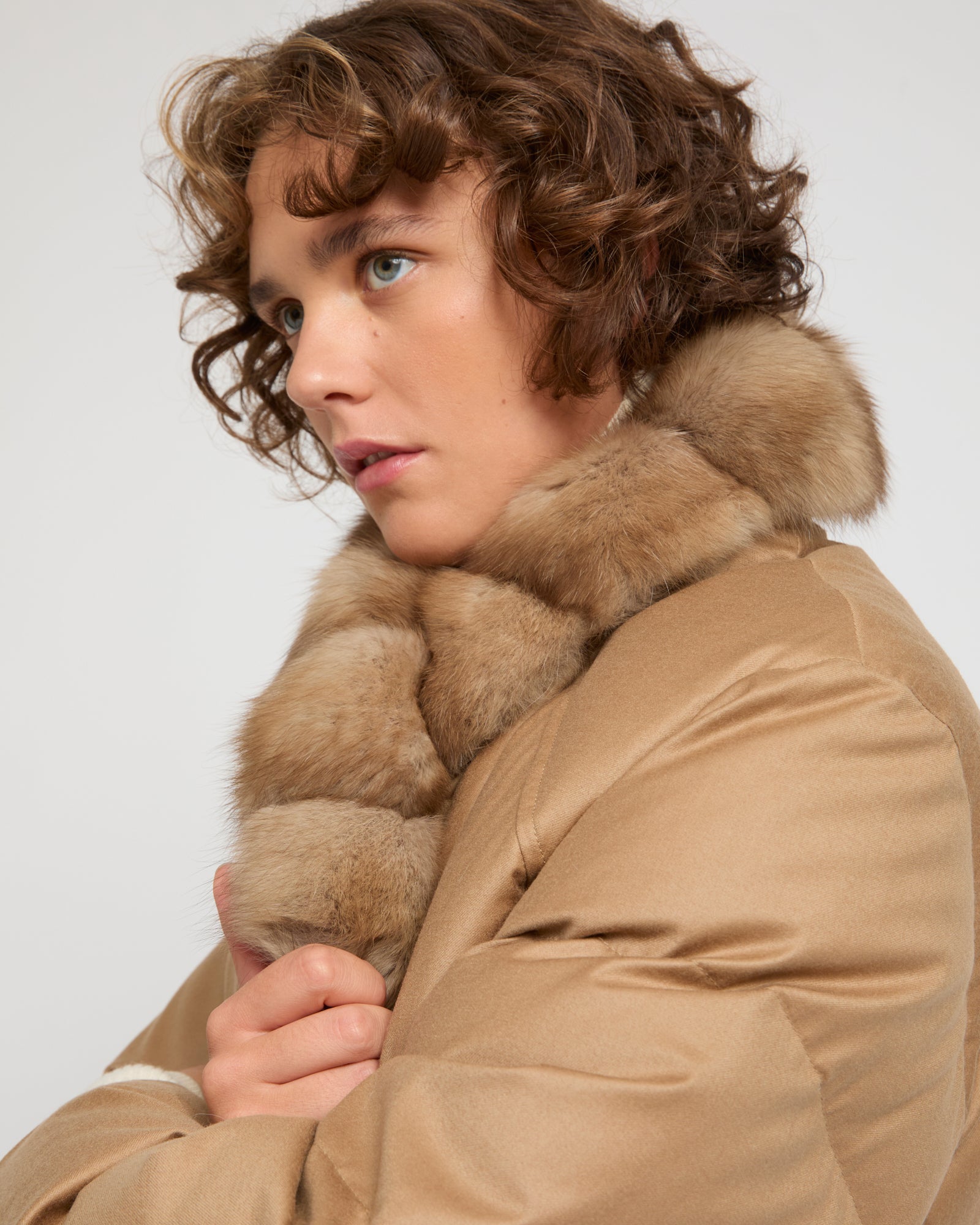 Short Loro Piana flannel down jacket with detachable large sable fur collar -Yves Salomon