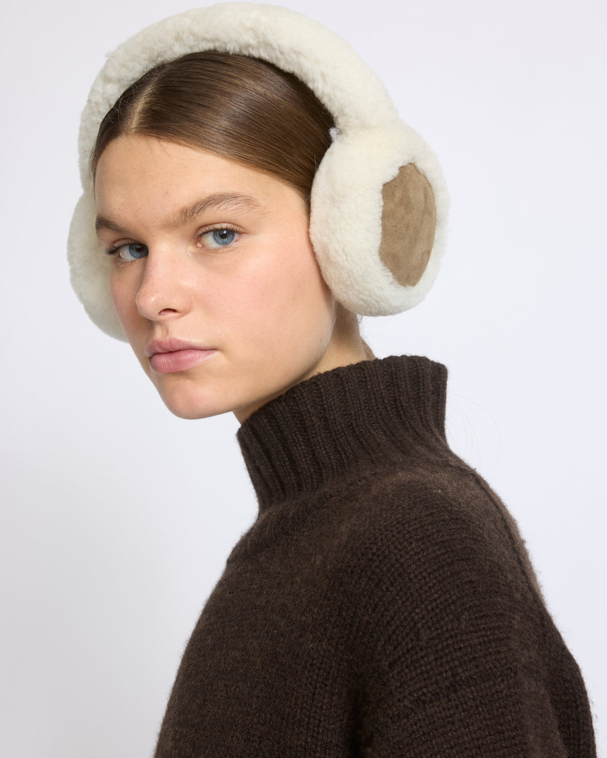 Curly Merino lambskin shearling earmuffs - Yves Salomon - New Fall/Winter Collection