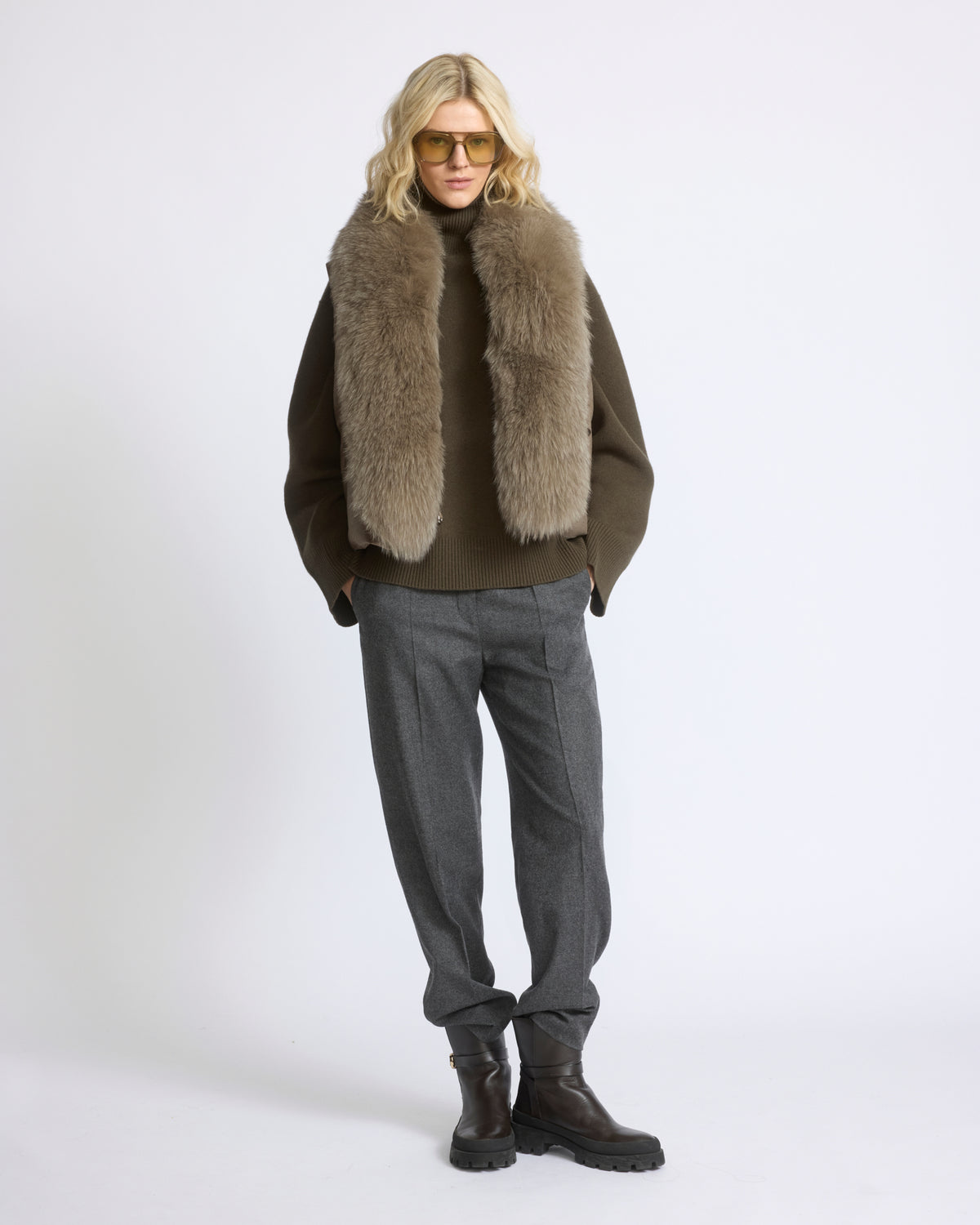 Flannel sleeveless gilet with detachable fox fur collar - Yves Salomon - New Fall/Winter Collection