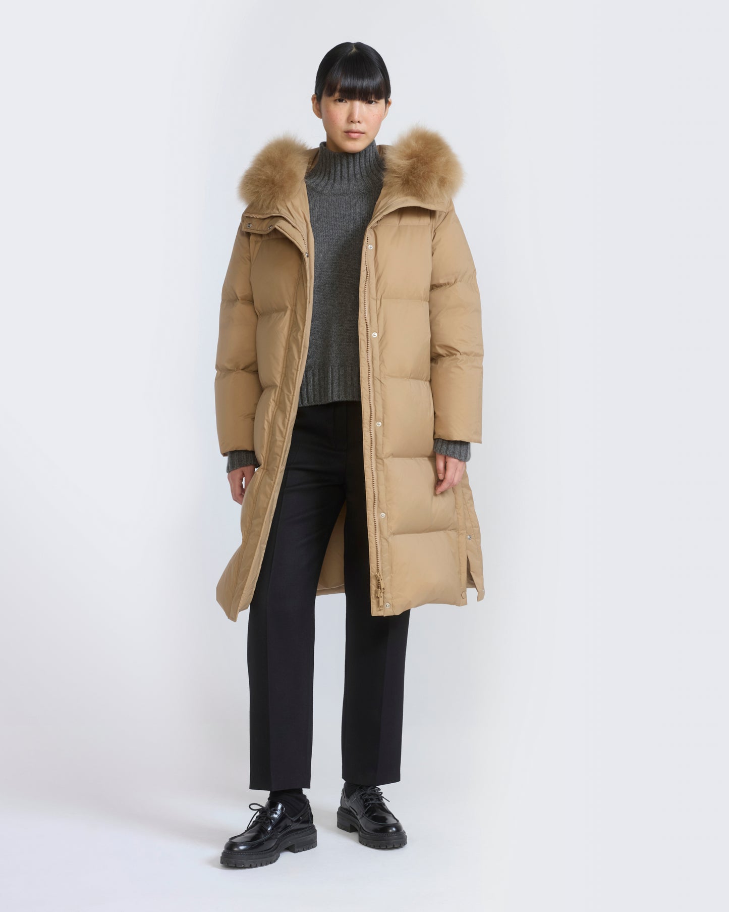 Long down jacket in waterproof technical fabric with airy lamb wool trim - Yves Salomon - New Fall/Winter Collection