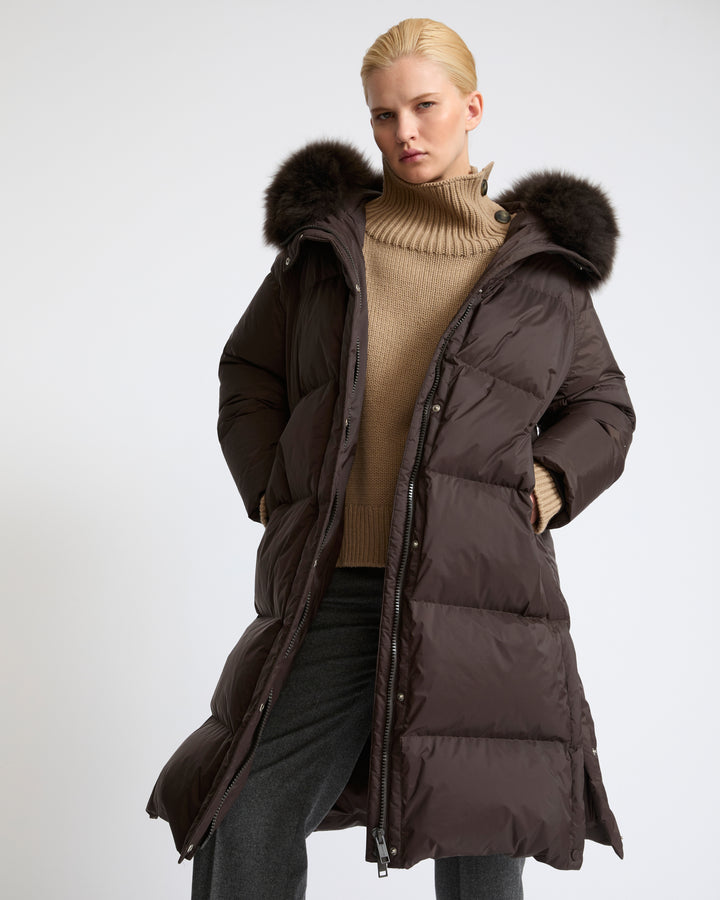 Long down jacket in waterproof technical fabric with airy lamb wool trim - Yves Salomon - New Fall Winter Collection