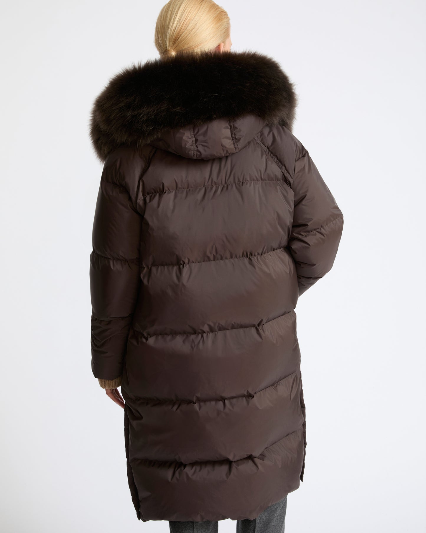 Long down jacket in waterproof technical fabric with airy lamb wool trim - Yves Salomon - New Fall Winter Collection