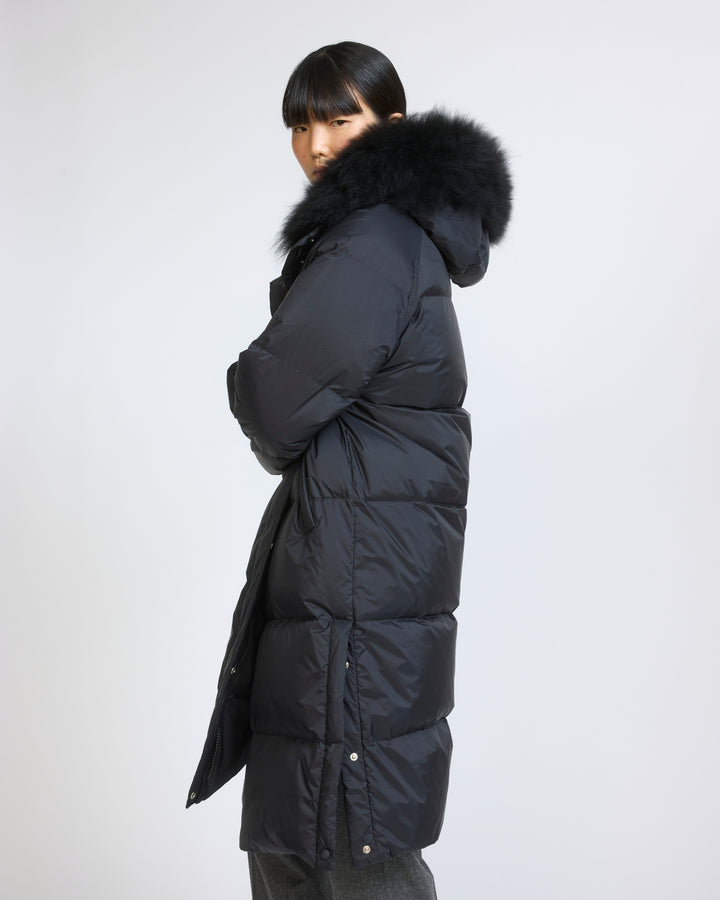 Long down jacket in waterproof technical fabric with airy lamb wool trim - Yves Salomon - New Fall/Winter Collection