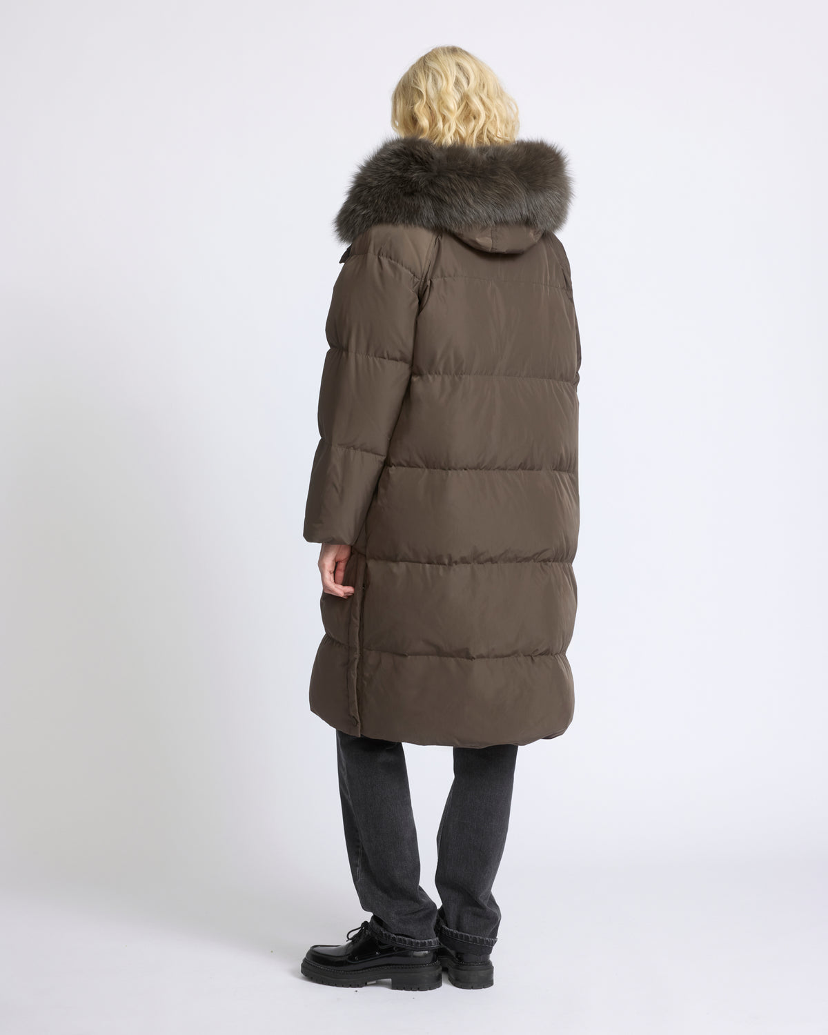 Long down jacket in waterproof technical fabric with fox fur trim - Yves Salomon - New Fall/Winter Collection