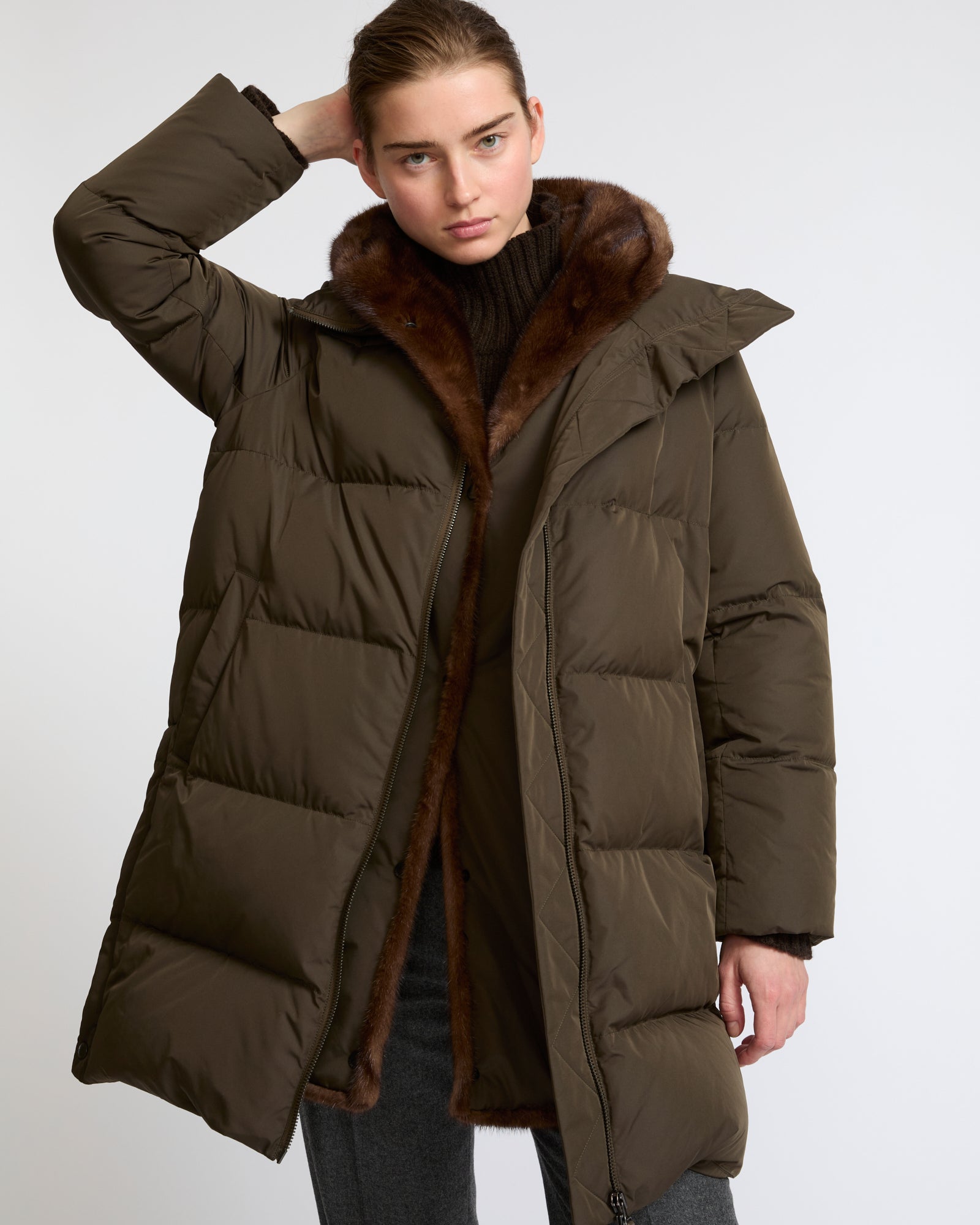 Long down jacket in water-repellent technical fabric with mink fur bib panel - Yves Salomon - New Fall Winter Collection