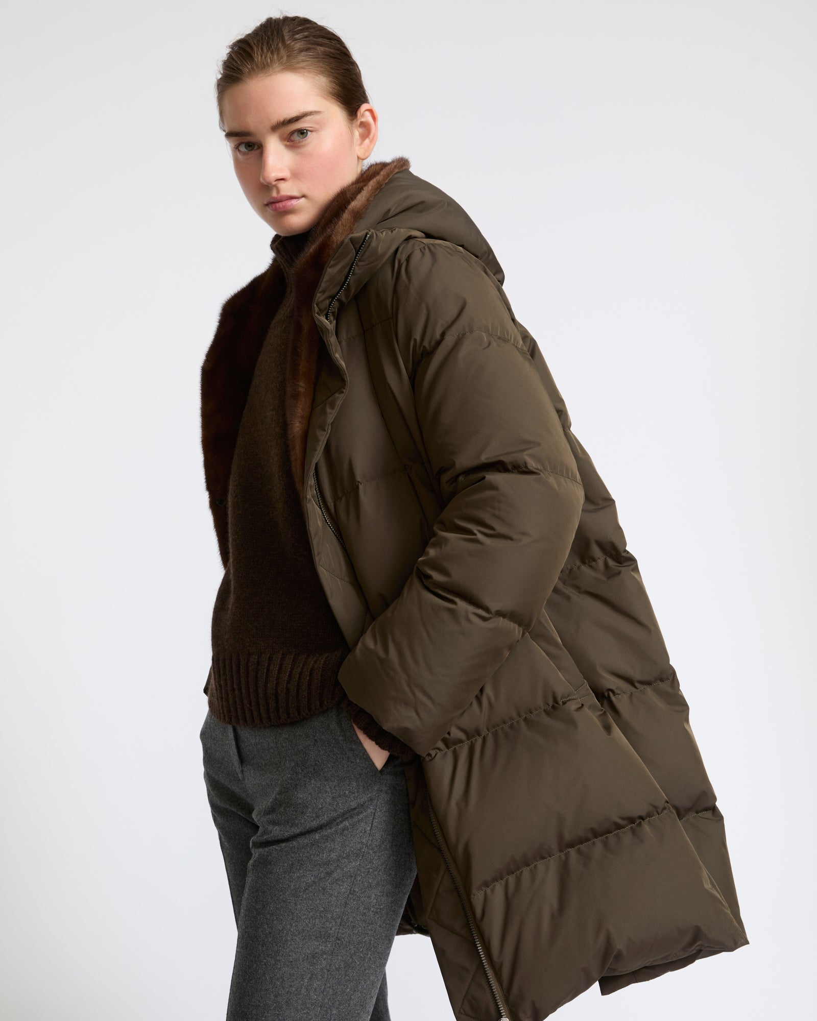 Long down jacket in water-repellent technical fabric with mink fur bib panel - Yves Salomon - New Fall Winter Collection