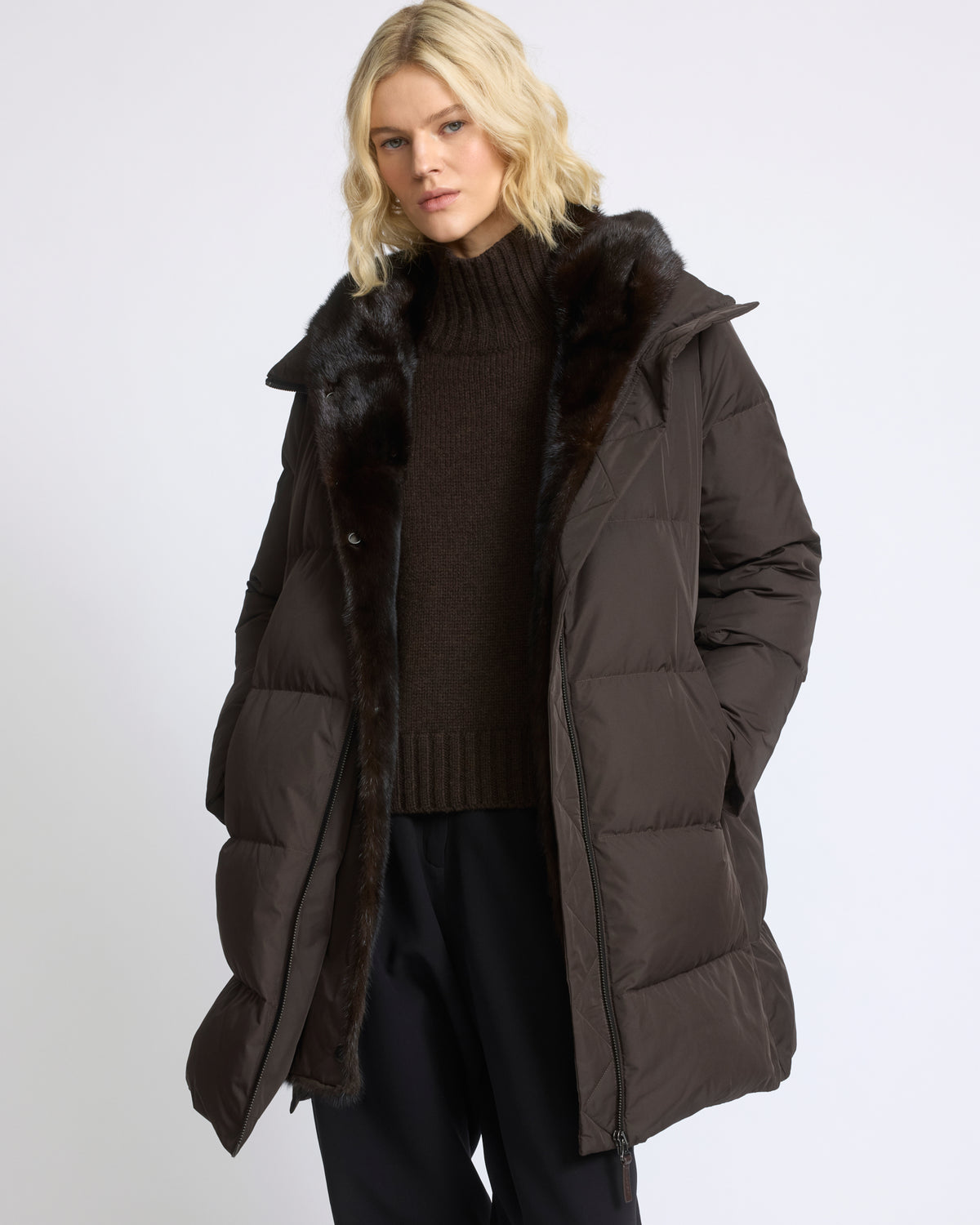 Long down jacket in water-repellent technical fabric with mink fur bib panel - Yves Salomon - New Fall/Winter Collection