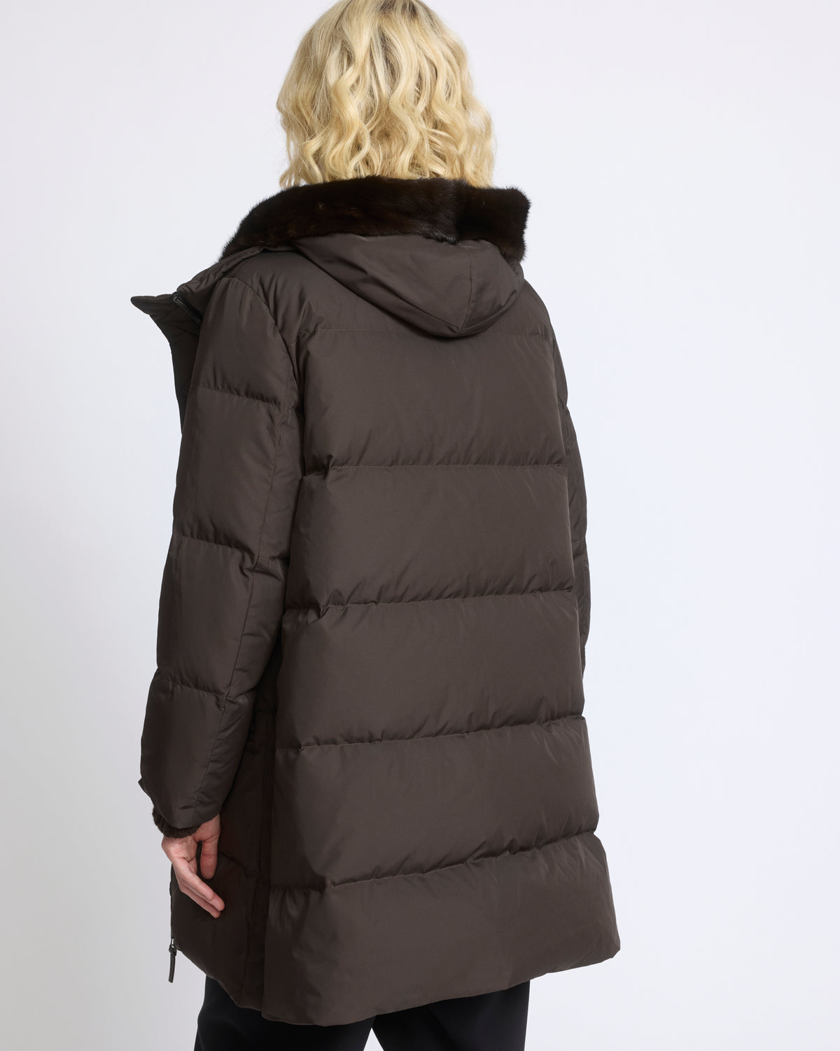 Long down jacket in water-repellent technical fabric with mink fur bib panel - Yves Salomon - New Fall/Winter Collection